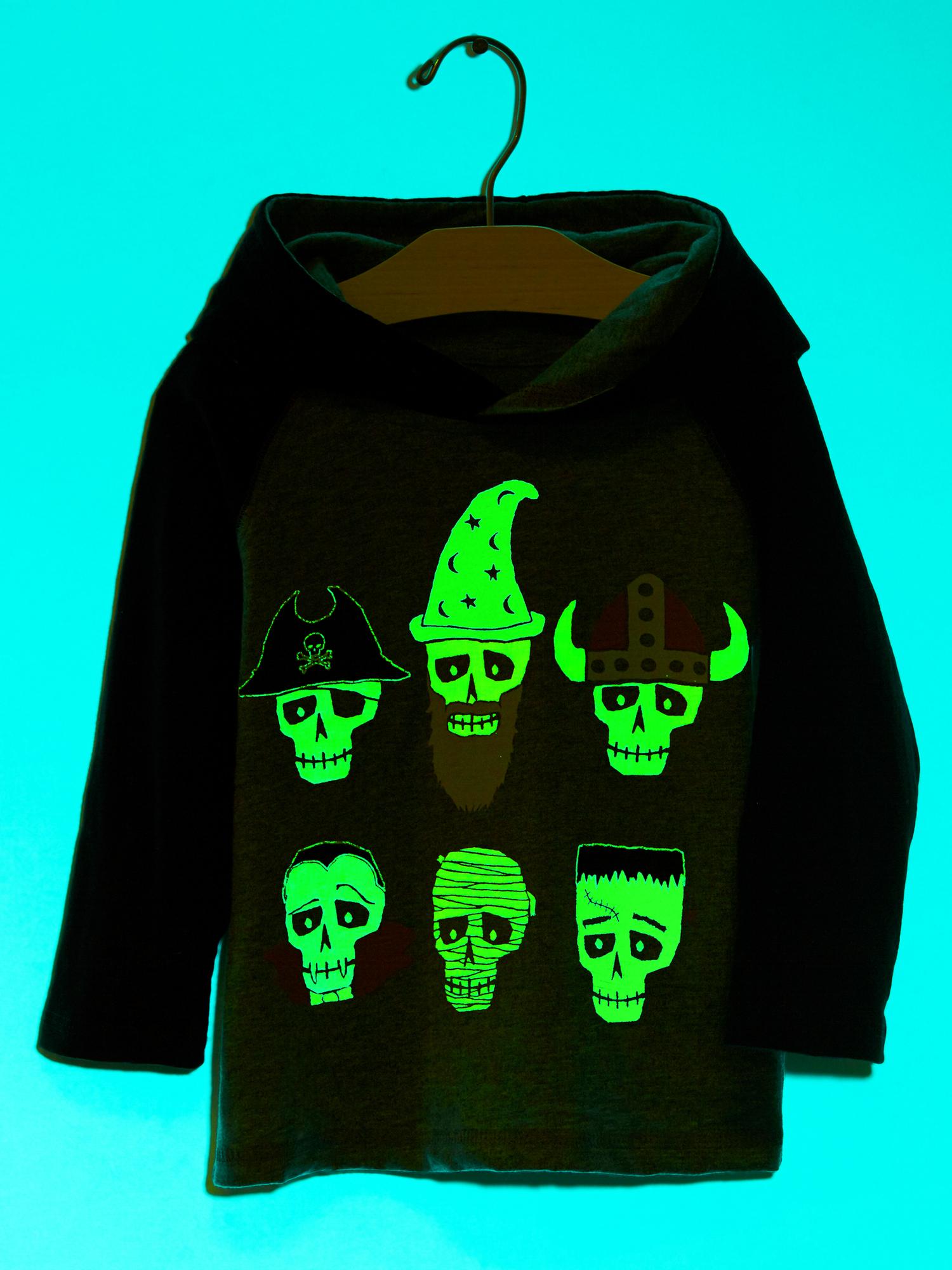 Gap公式オンラインストア Halloween glowinthedark hoodie