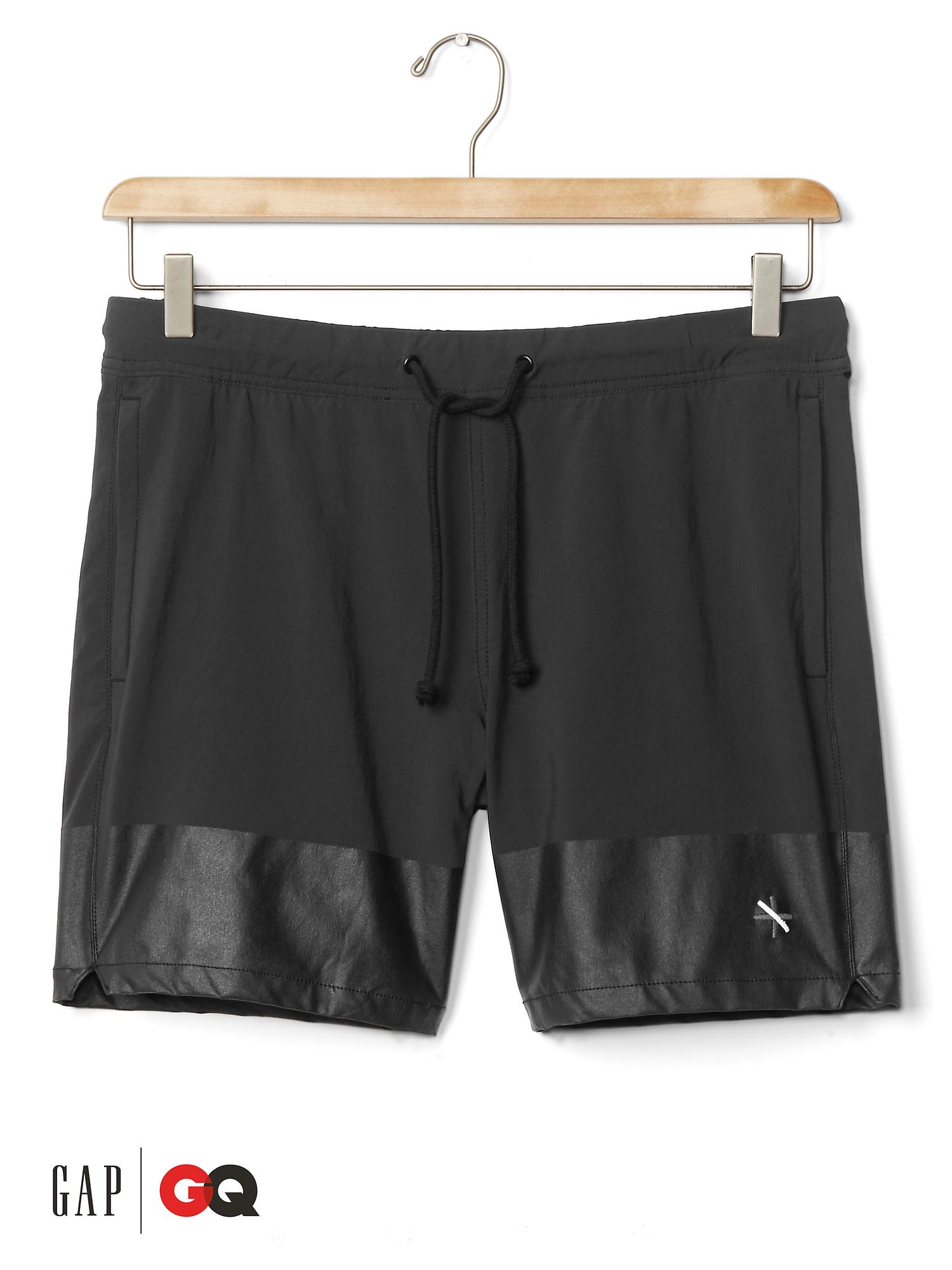 Gap公式オンラインストア | Gap x GQ Saturdays New York City shorts