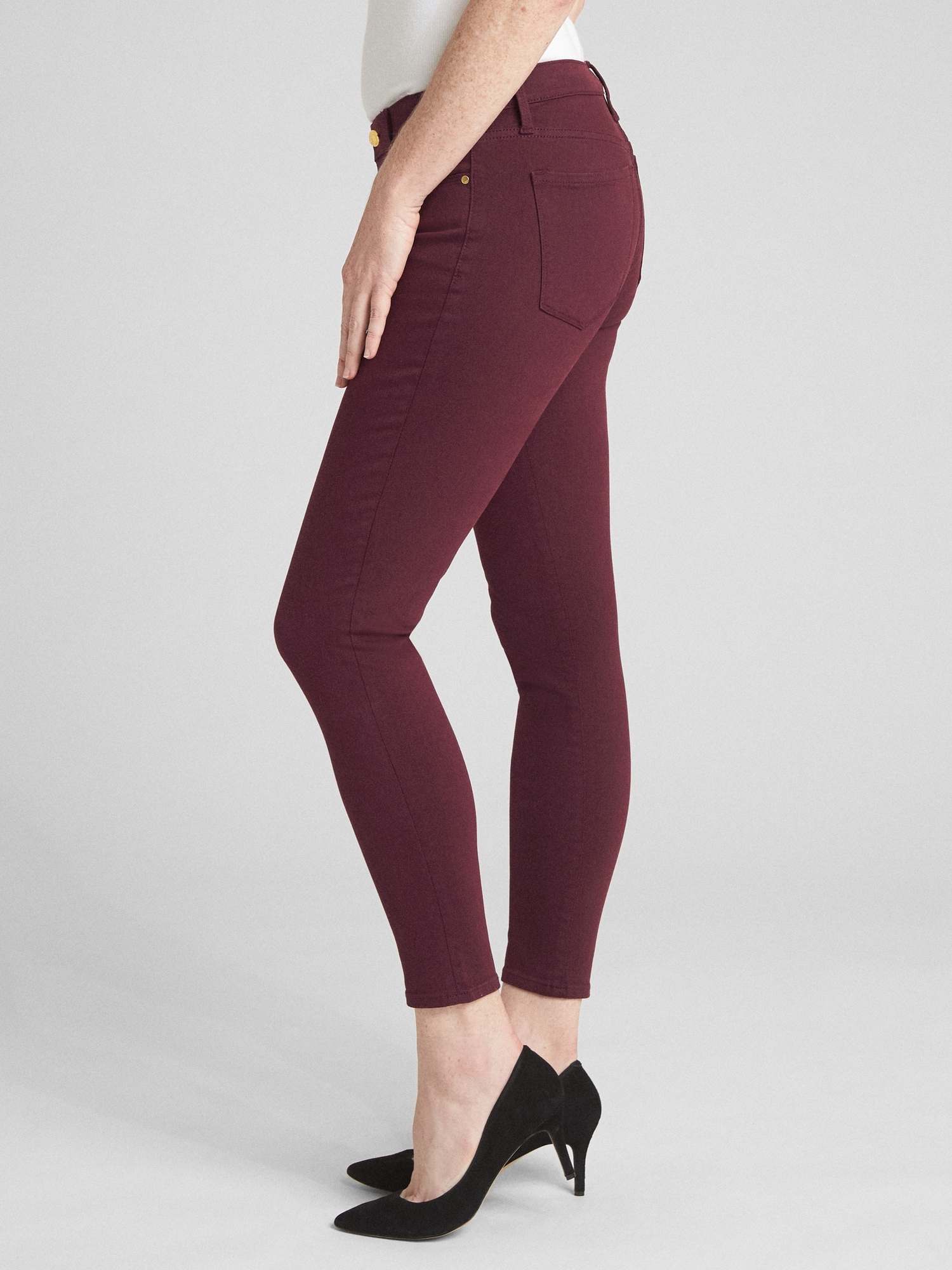 Mid Rise True Skinny Jeans in Sculpt