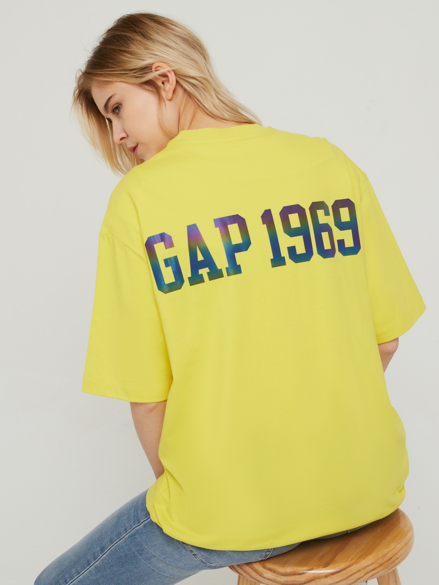 Gap公式オンラインストア | Gapロゴ クルーネックTシャツ