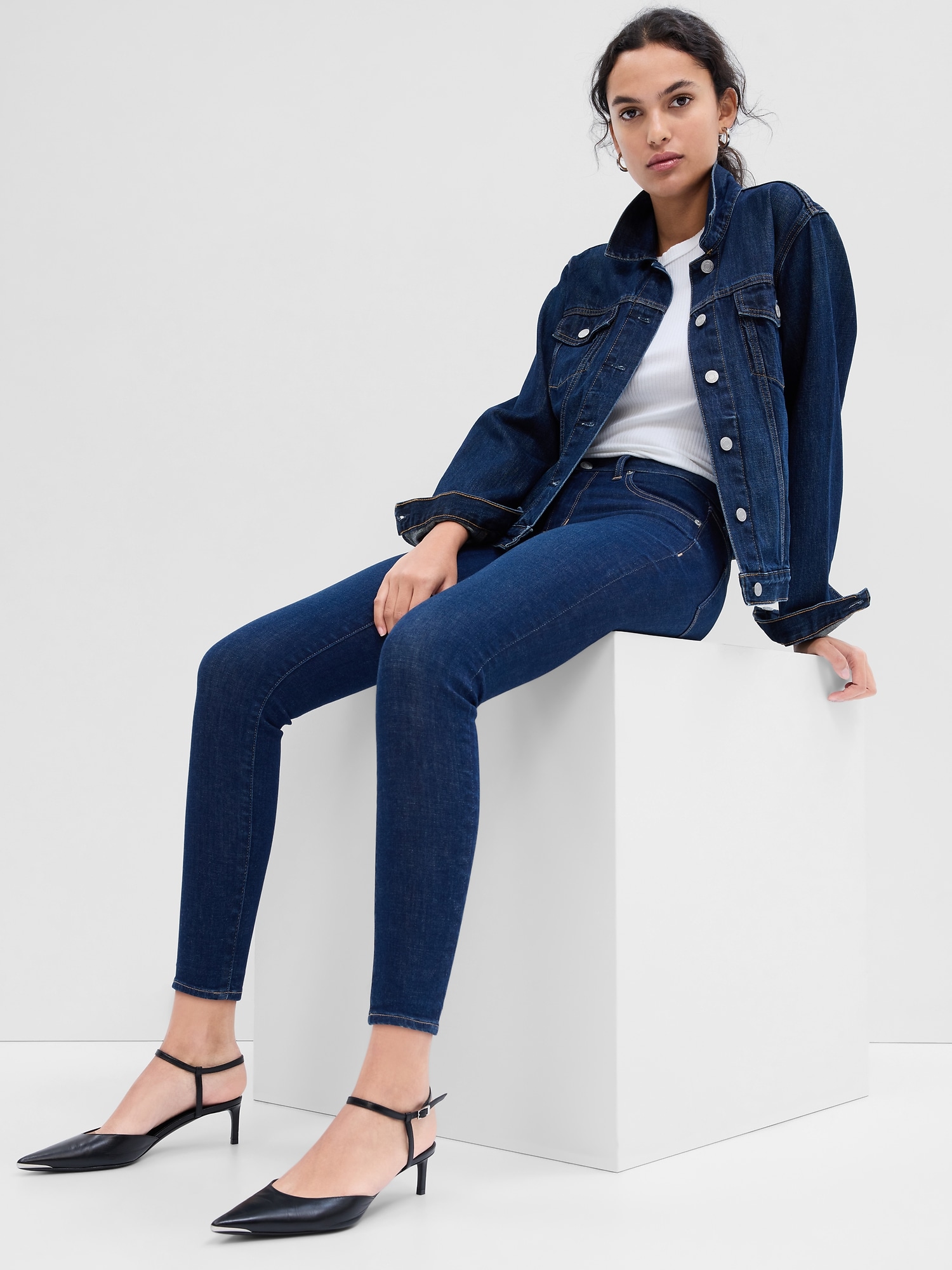 Mid rise universal skinny jeans