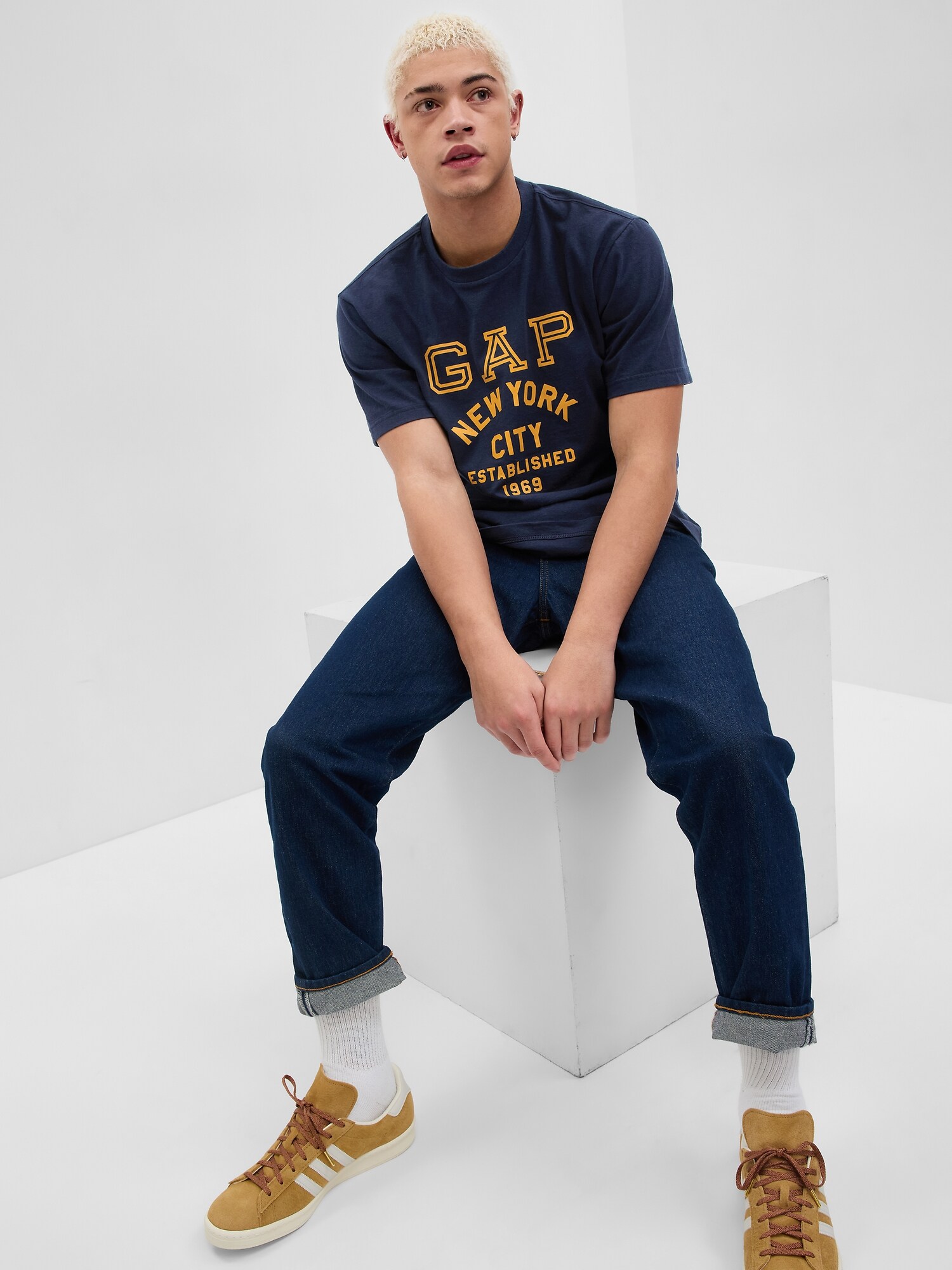 Gap New Yorkロゴ Tシャツ(ユニセックス)