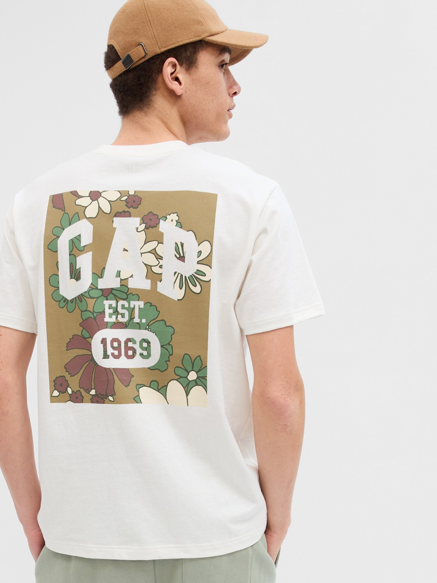 Gap公式オンラインストア フローラル GAPロゴ Tシャツ(ユニセックス)