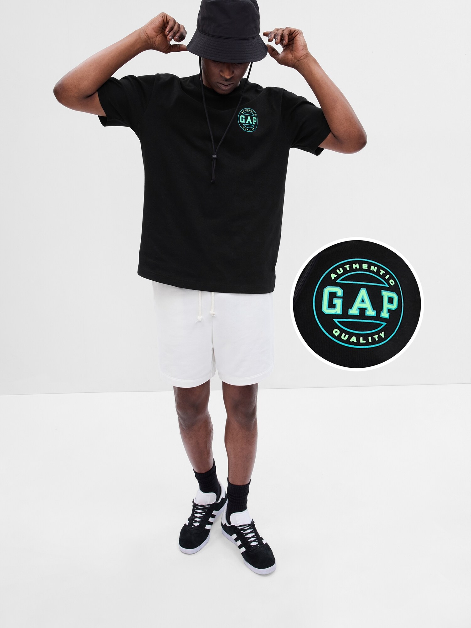 Gap公式オンラインストア ネオン GAPロゴTシャツ(ユニセックス)