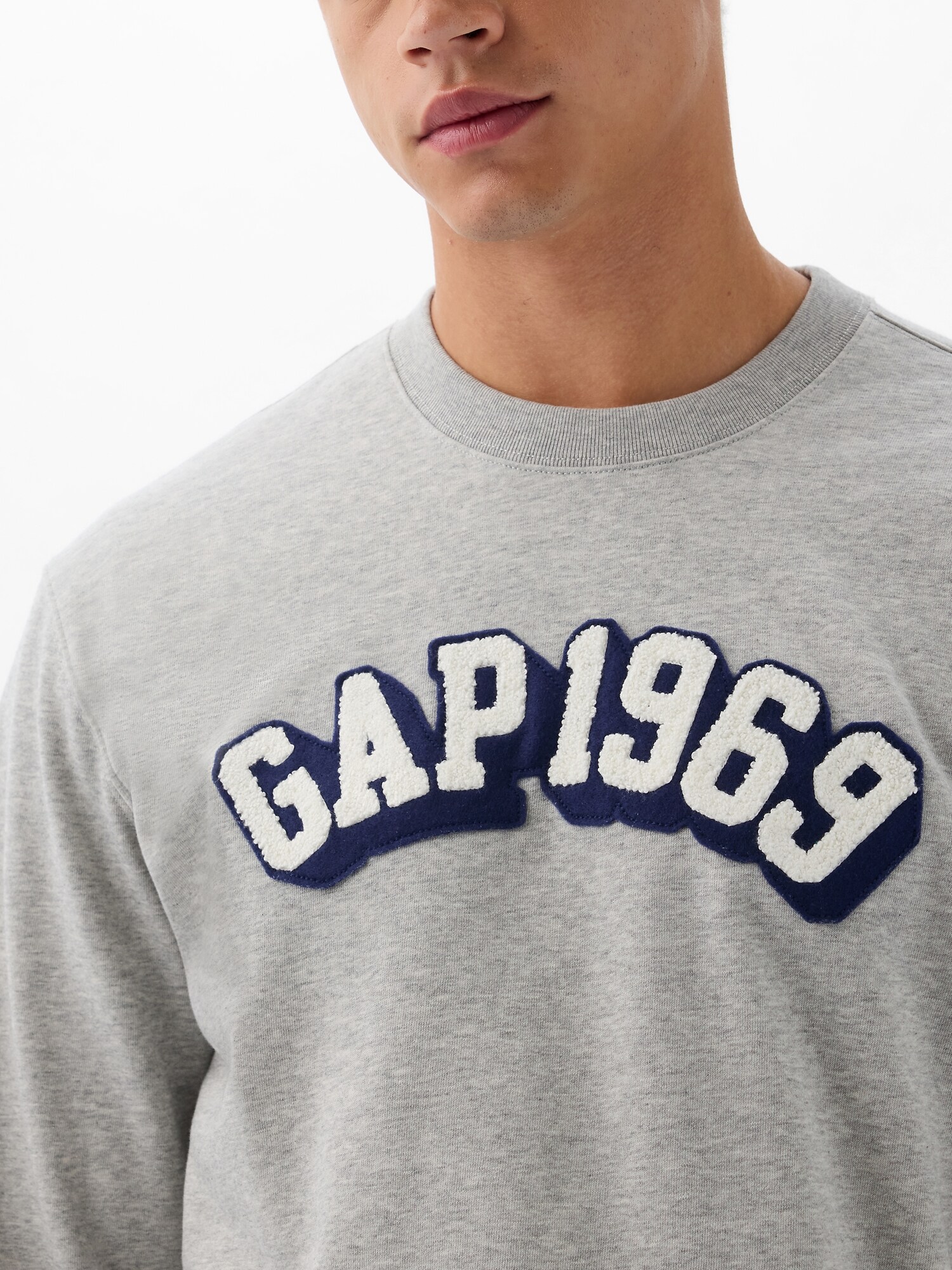Gap公式オンラインストア | GAP1969アーチロゴ スウェットシャツ