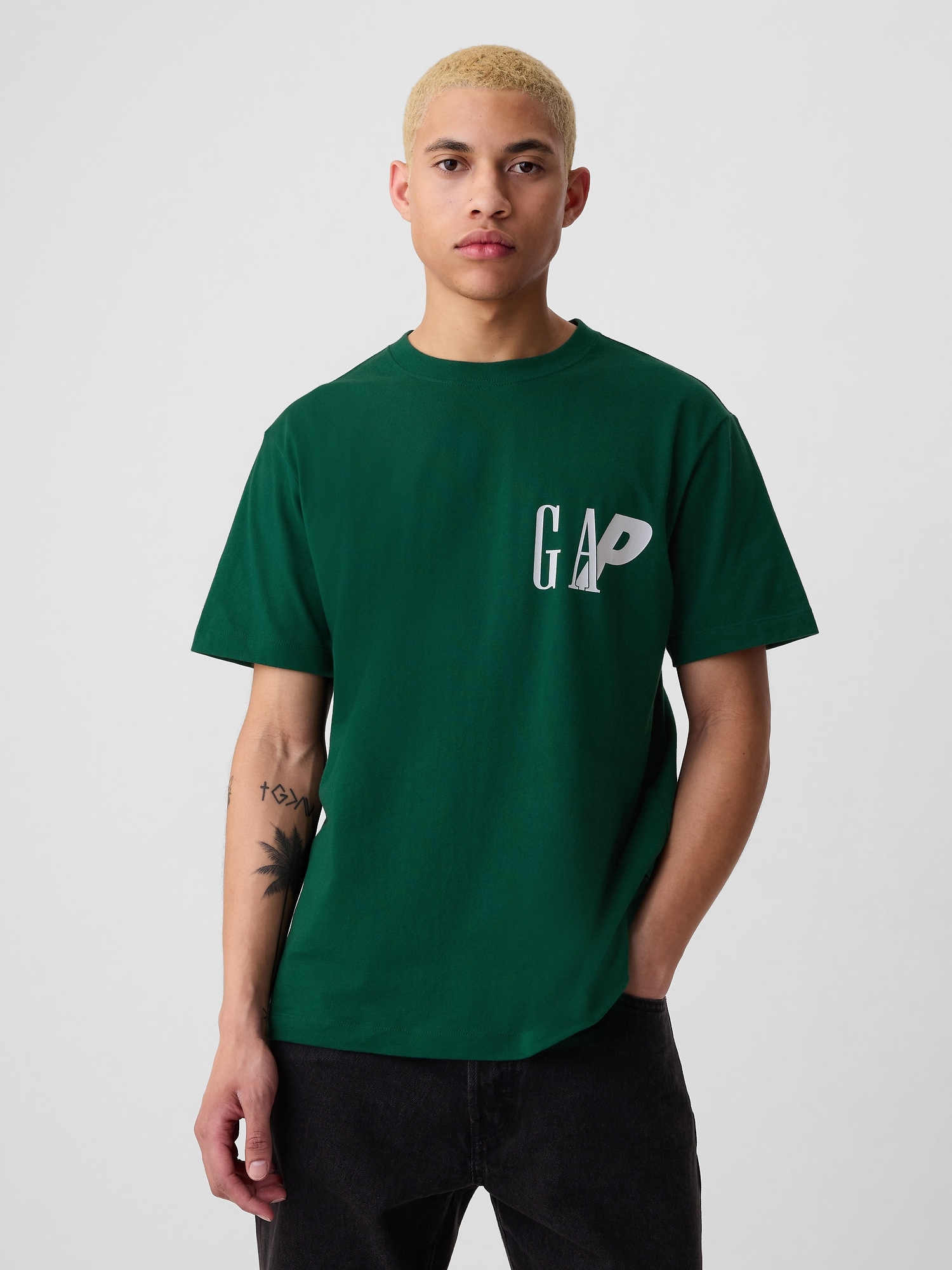 Gap公式オンラインストア | Palace Gap Tシャツ