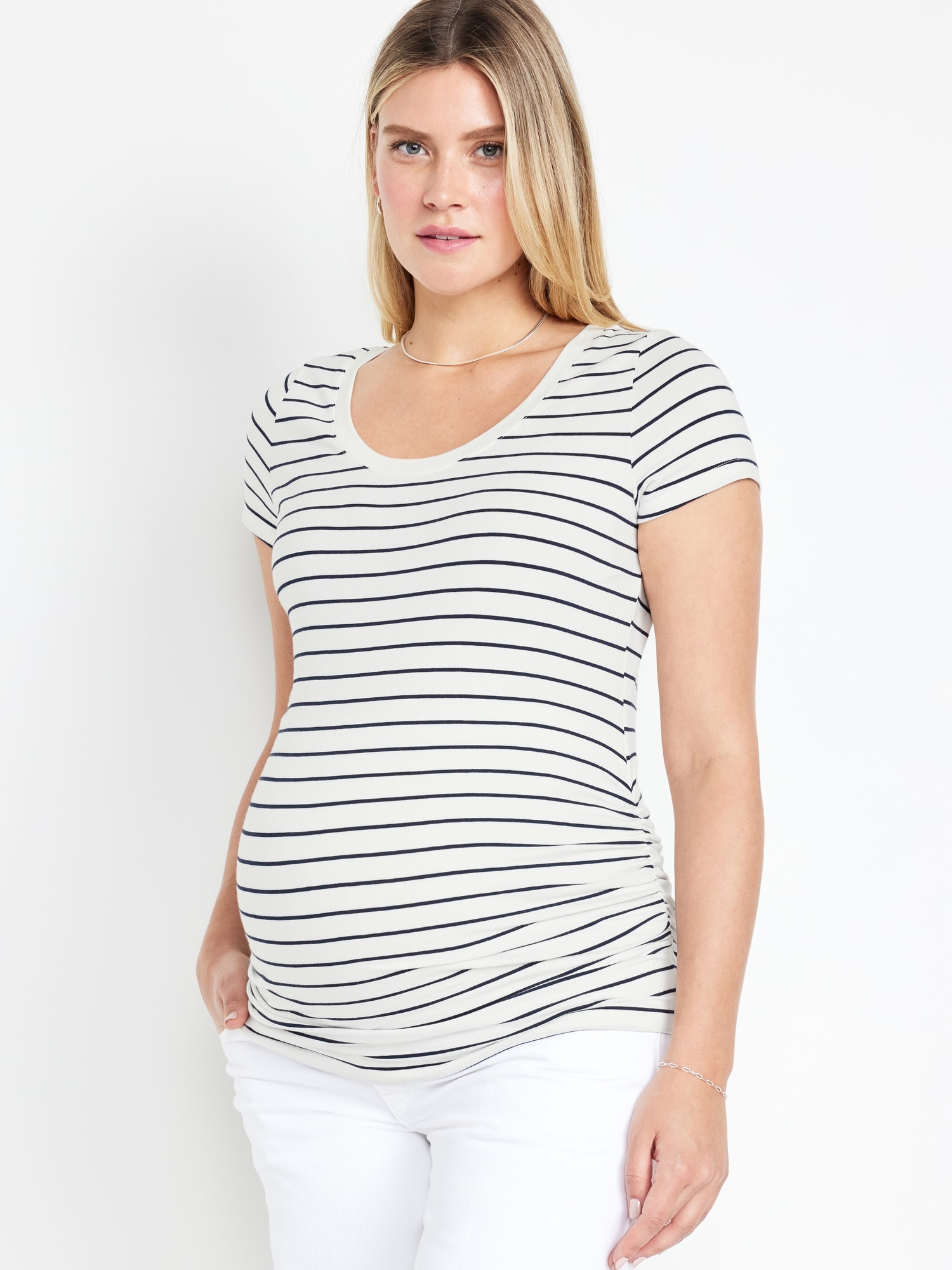 T-SHIRT À ENCOLURE DÉGAGÉE DE MATERNITÉ