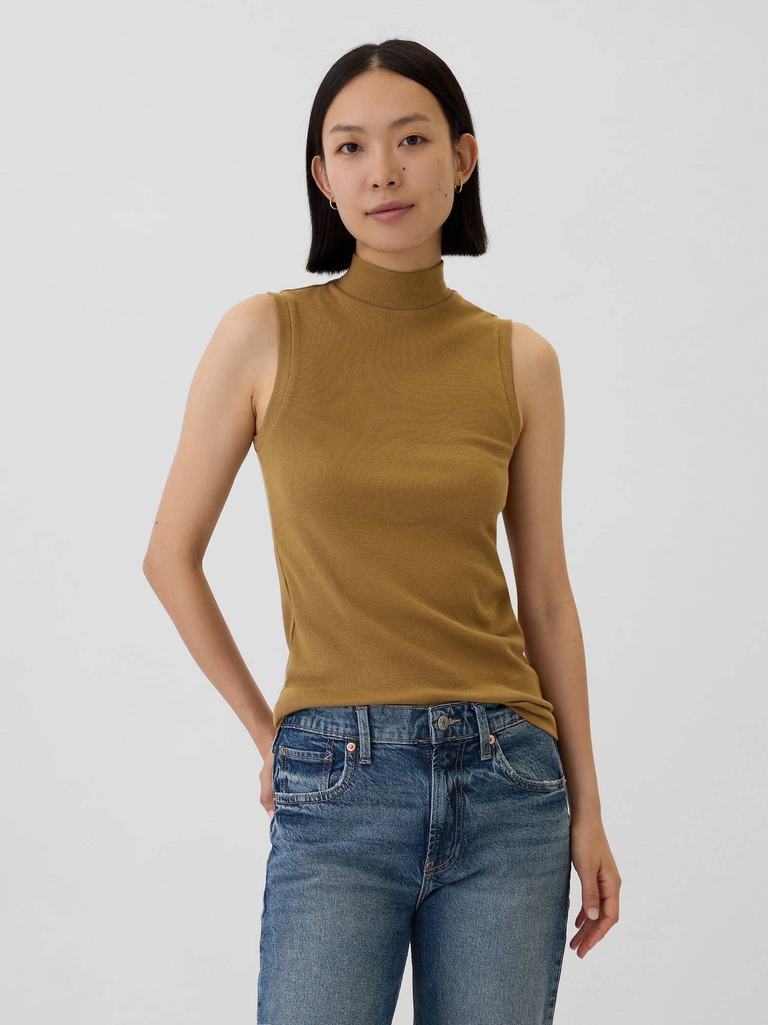 Ribbed Sleeveless Mockneck T-Shirt