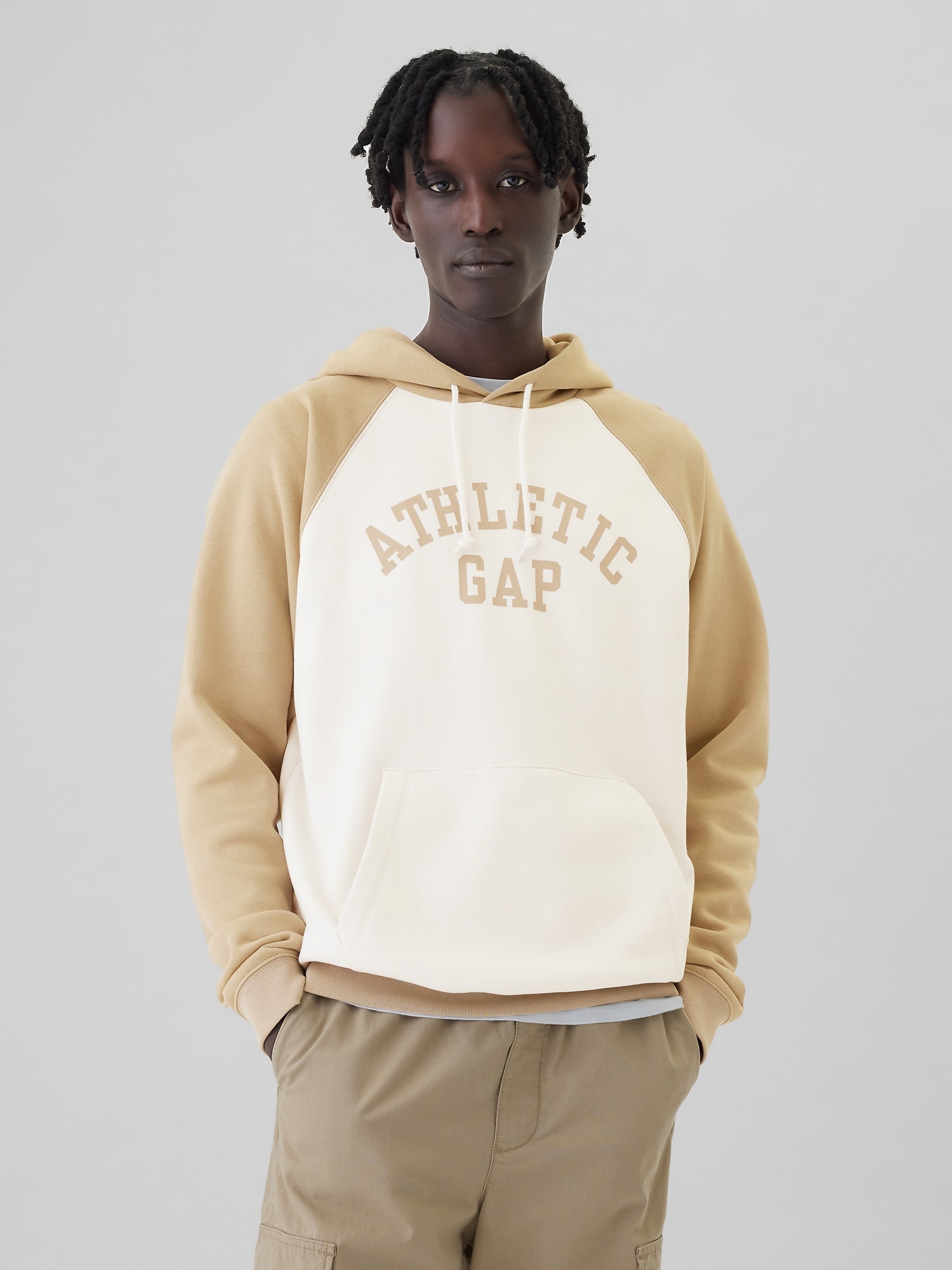 Gap Athleticロゴ パーカー(ユニセックス)