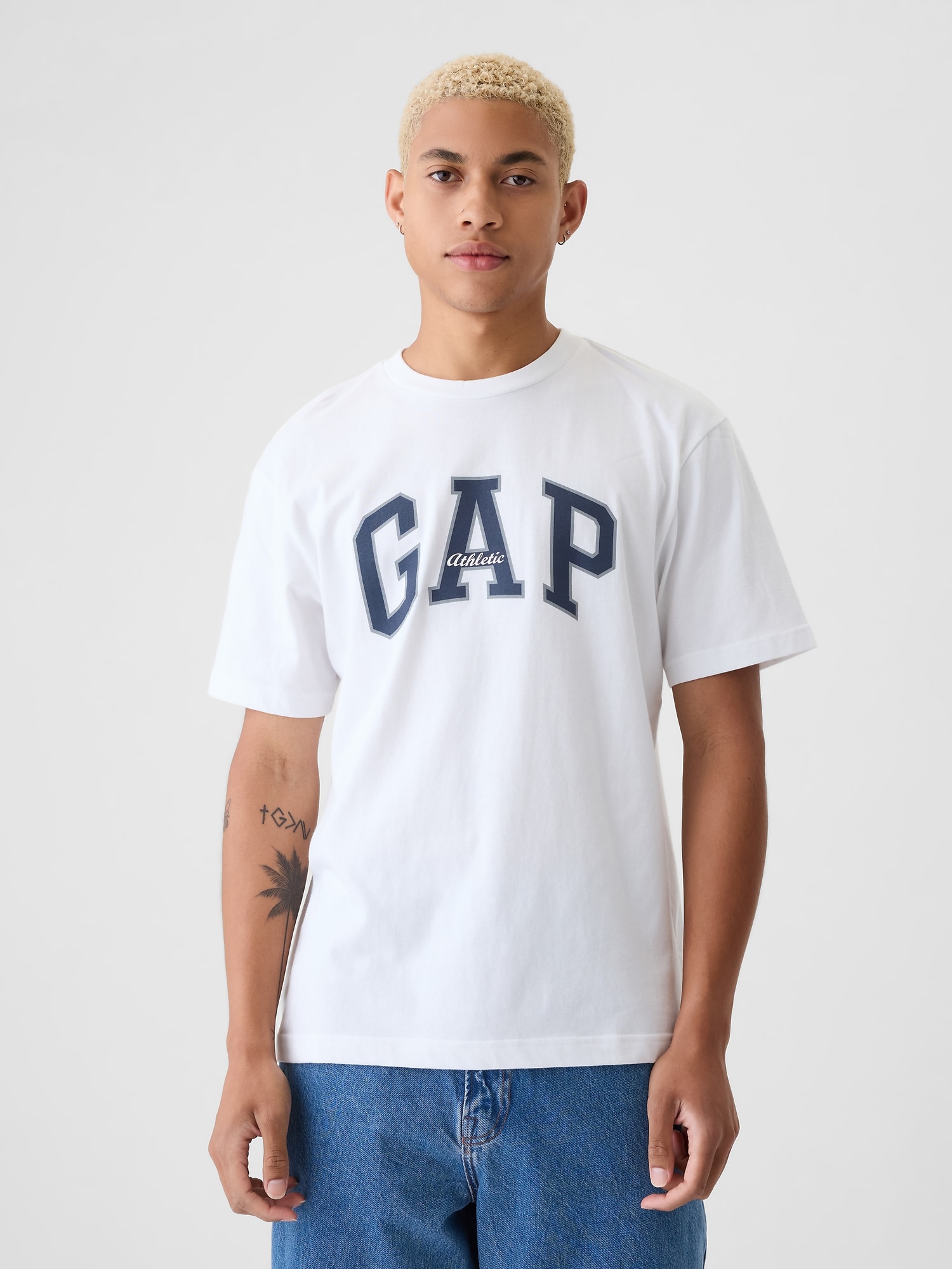 T-SHIRT À LOGO GAP INCURVÉ