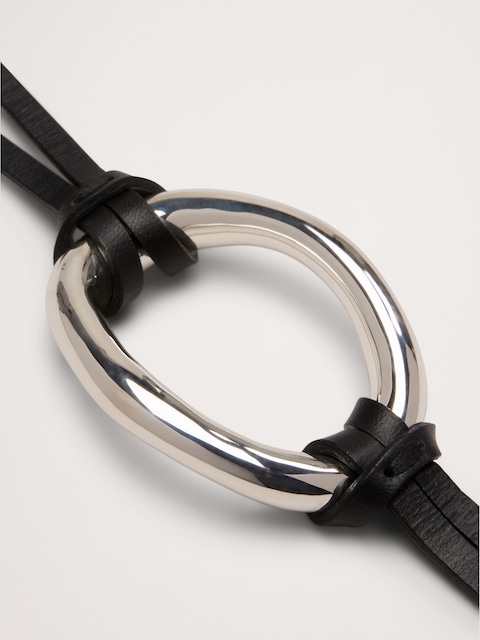 BRACELET OVALE EN CUIR