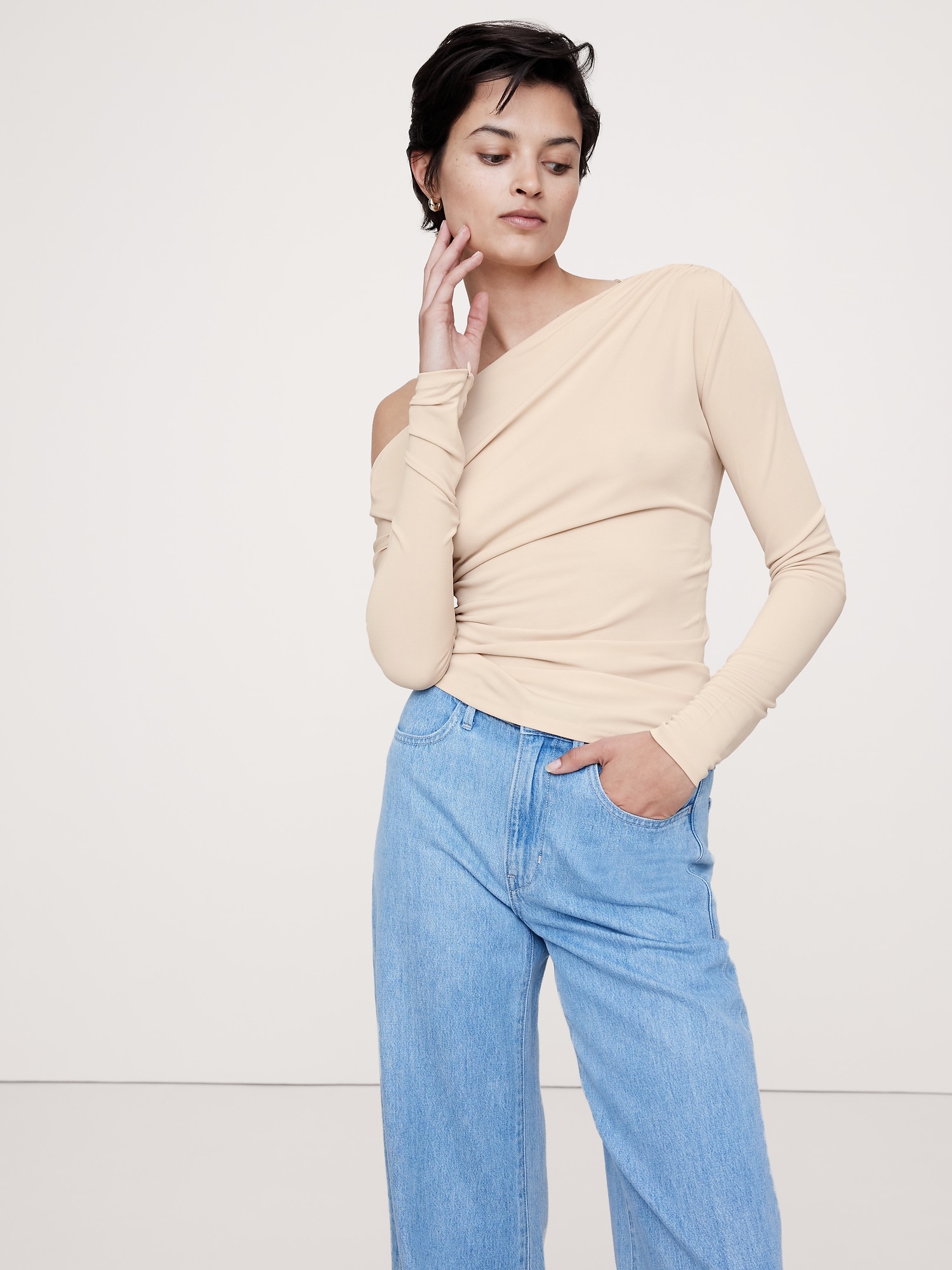 HAUT TORSADÉ À MANCHES LONGUES EN TRICOT DE CRÊPE