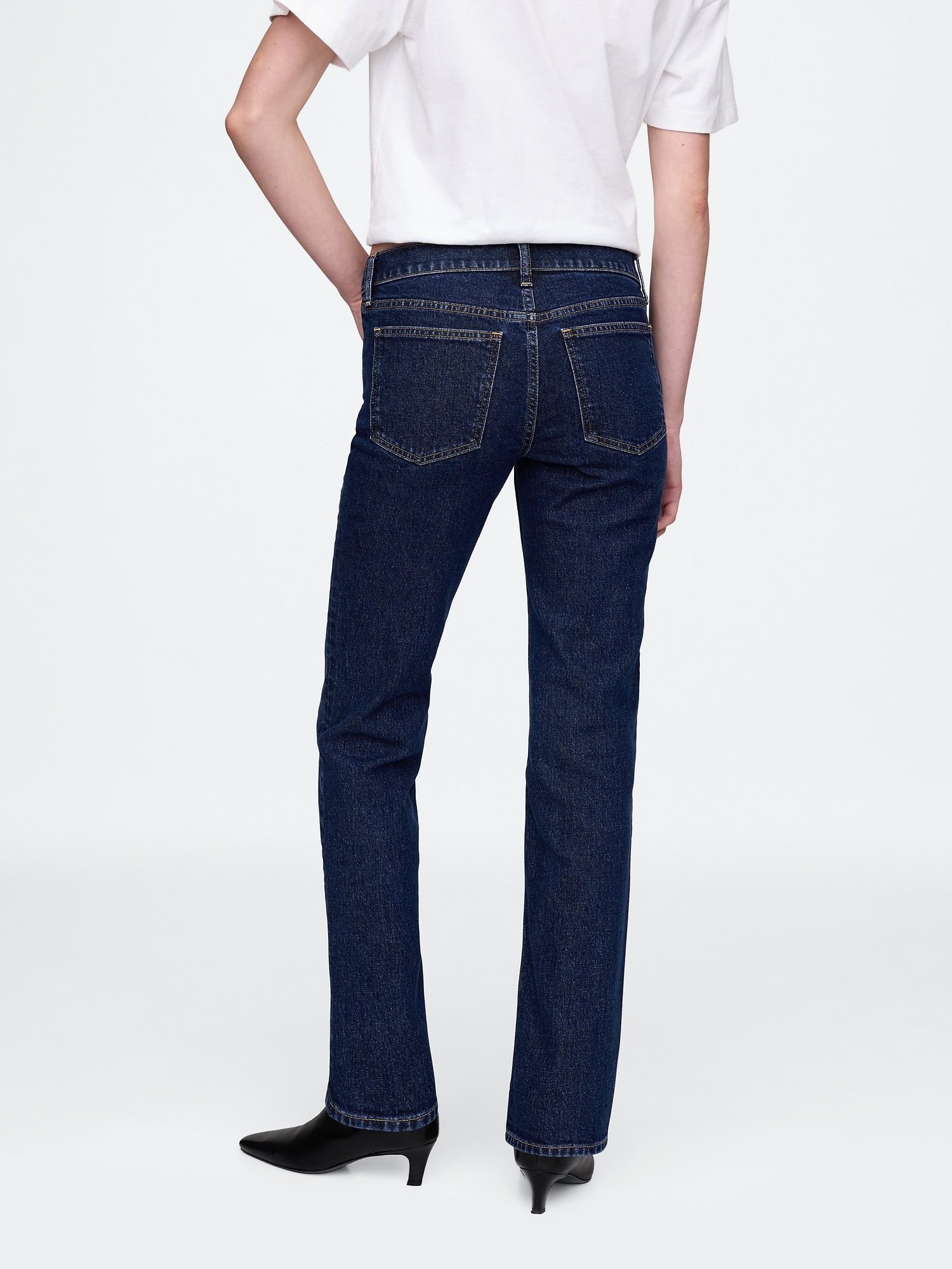 Low Rise '90s Slim Straight Jeans