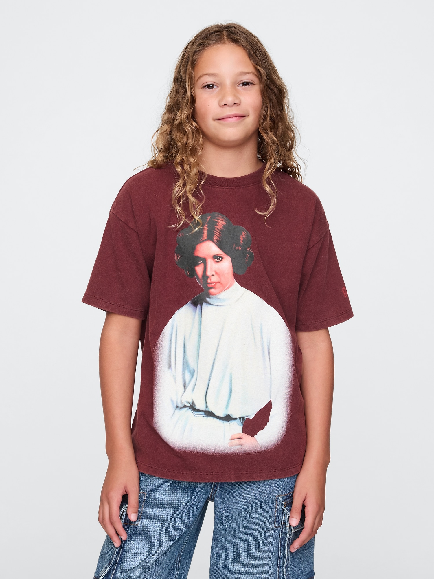 優しく心地良い肌触りのコットンTシャツ クル-ネック 半袖 『スタ-・ウォ-ズ』のフロントグラフィック、バリエ-ションあり フロントにGAPロゴが入ったものなどバリエ-ションあり この商品はジェンダ-