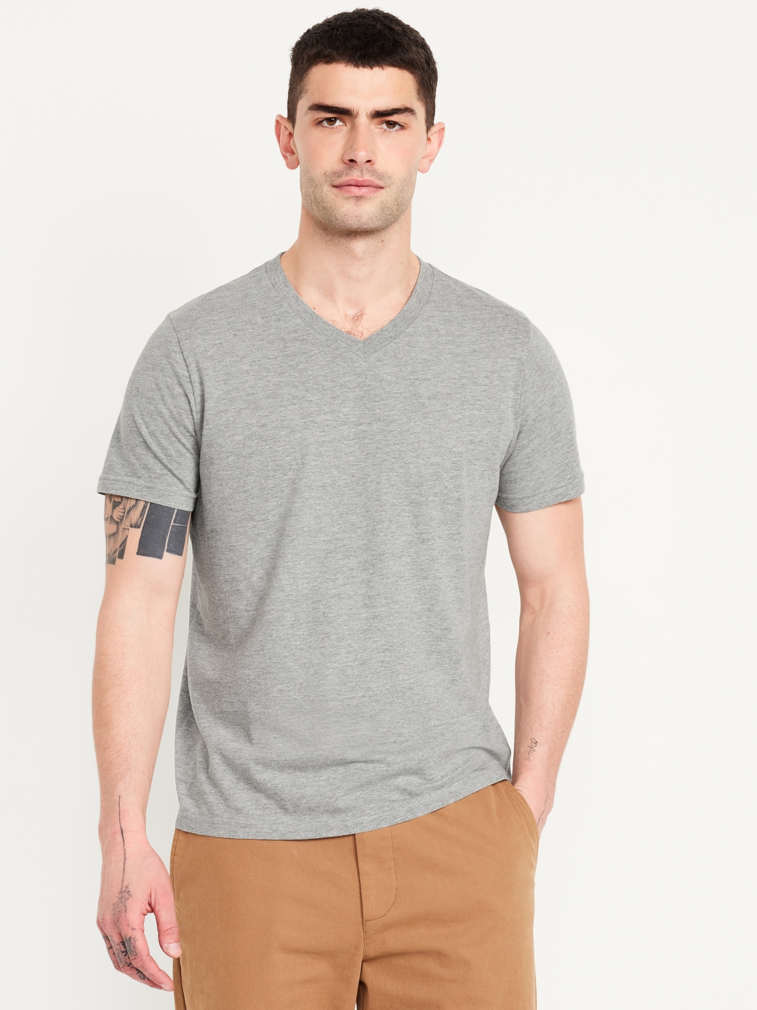 T-SHIRT À COL EN V