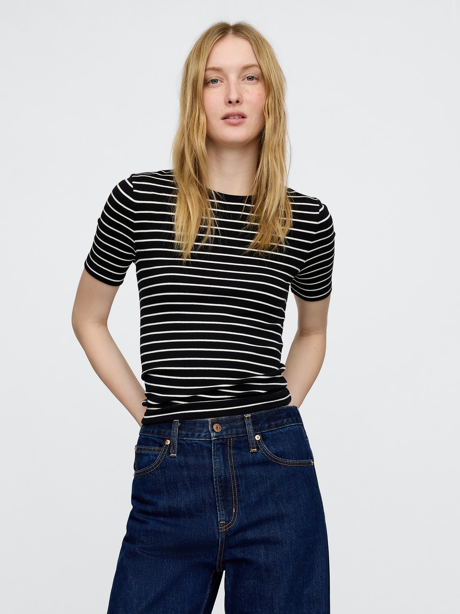Gap モダン クルーネックTシャツ