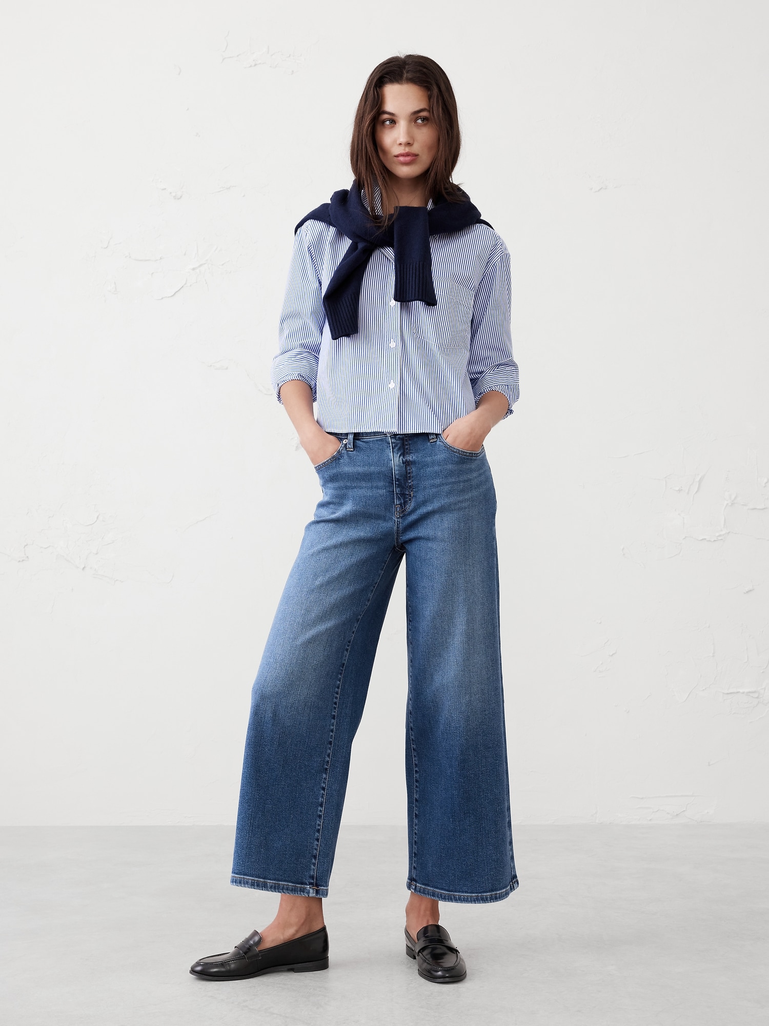 Wide-Leg High-Rise Cropped Jean