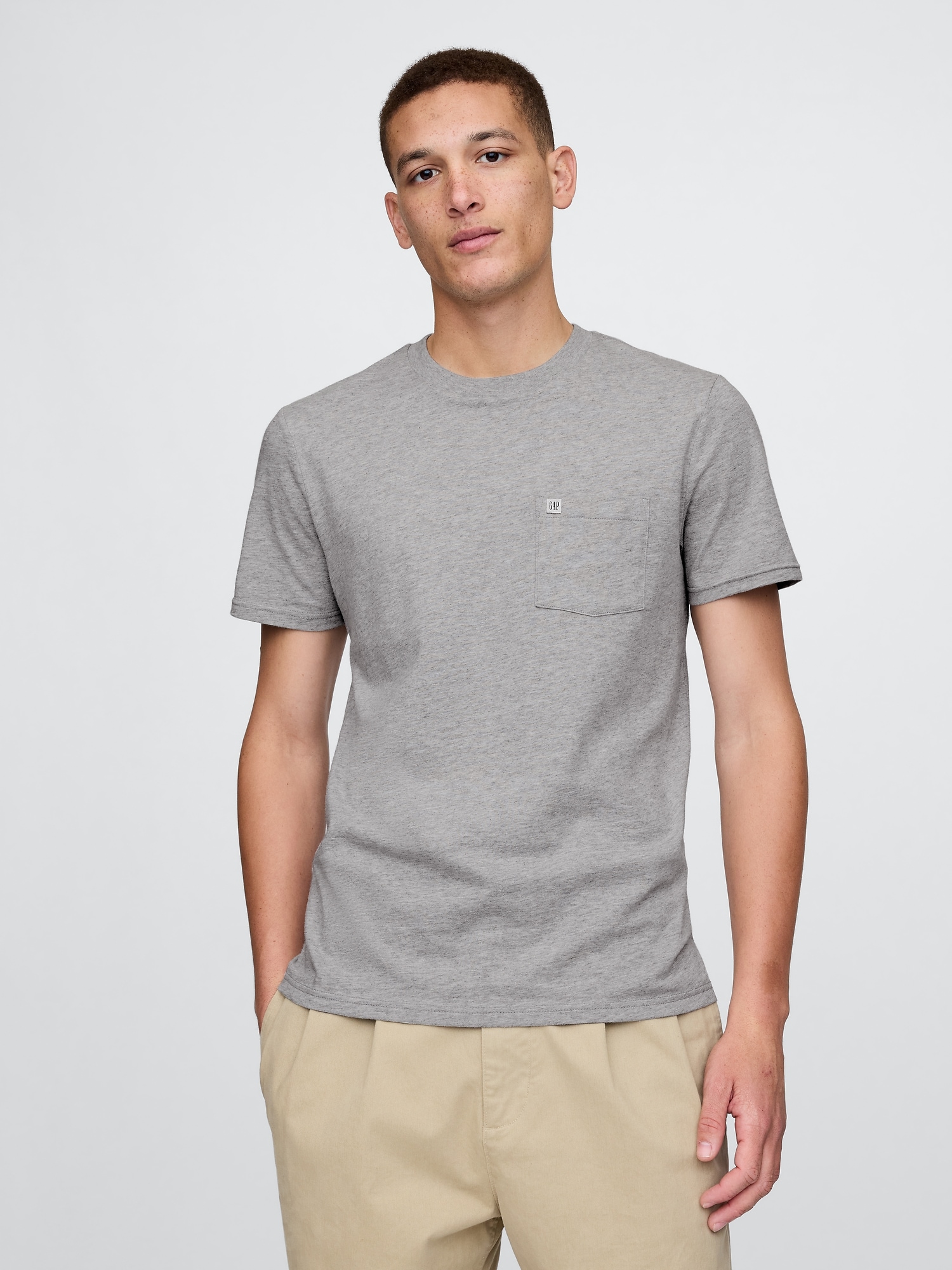 Gapミニロゴ ポケット Tシャツ(ユニセックス)