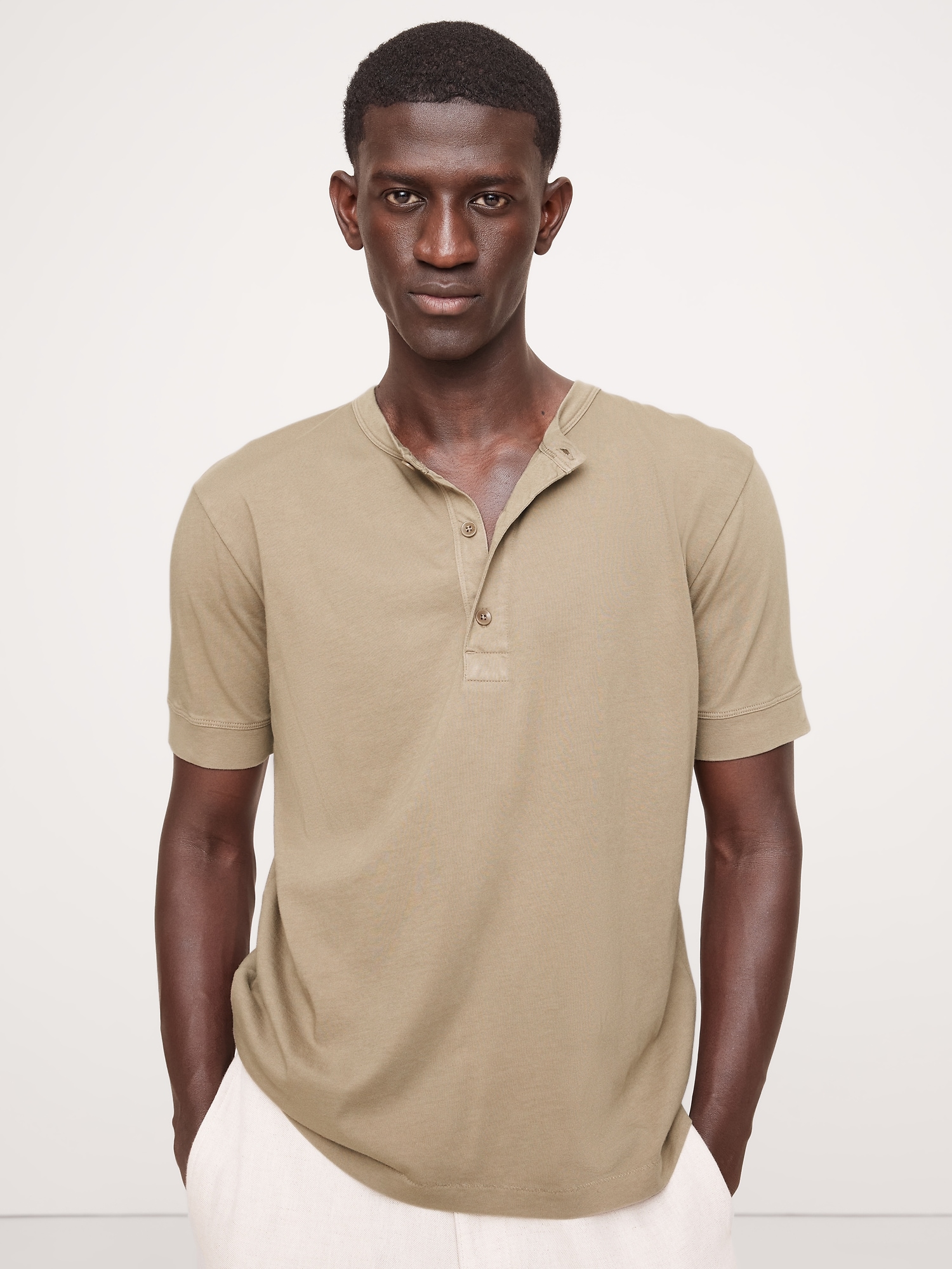 T-SHIRT HENLEY DOUX