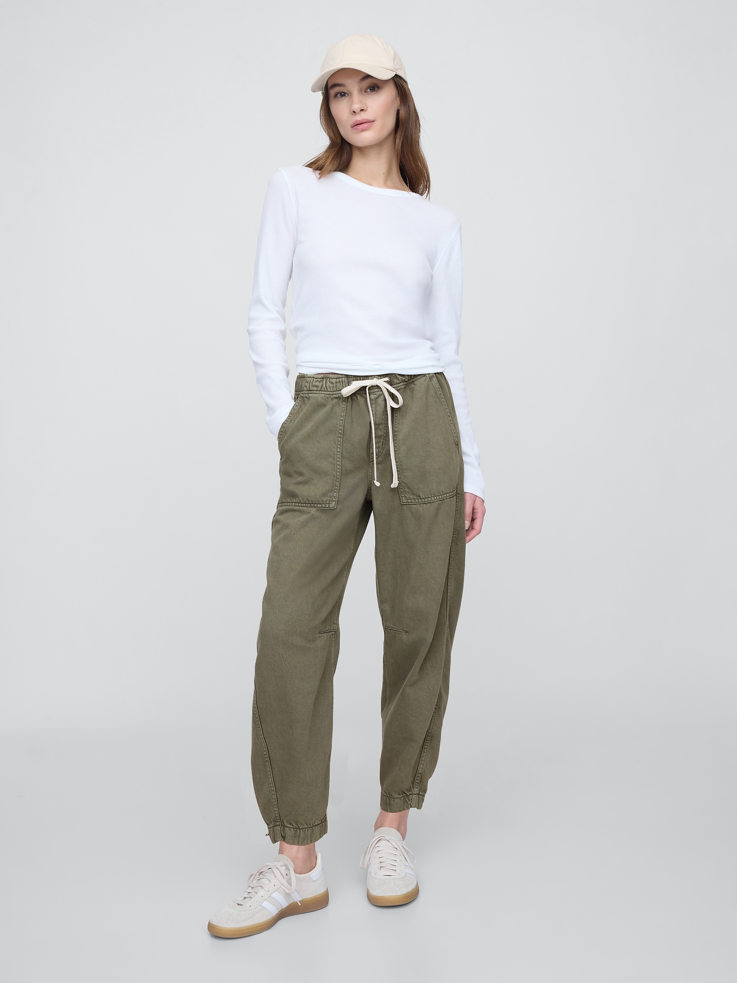 Mid rise pull-on soft barrel jeans