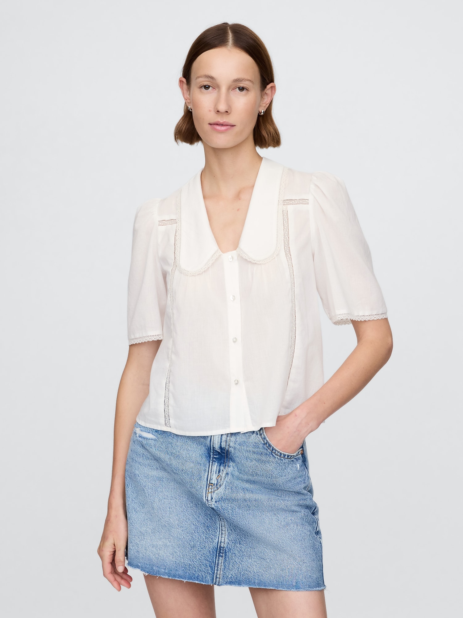 Puff-Sleeve Lace Collared Top