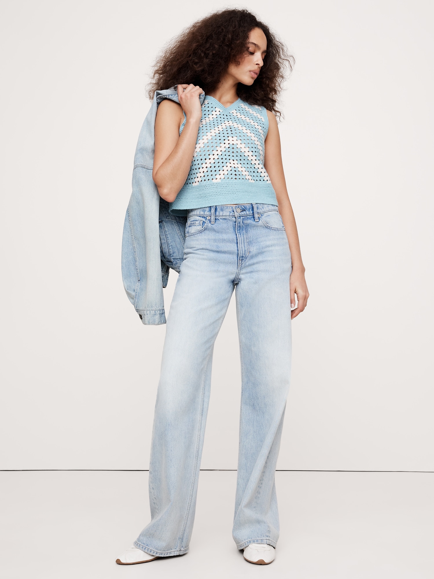 HAUT BRODÉ EN COTON CROCHETÉ