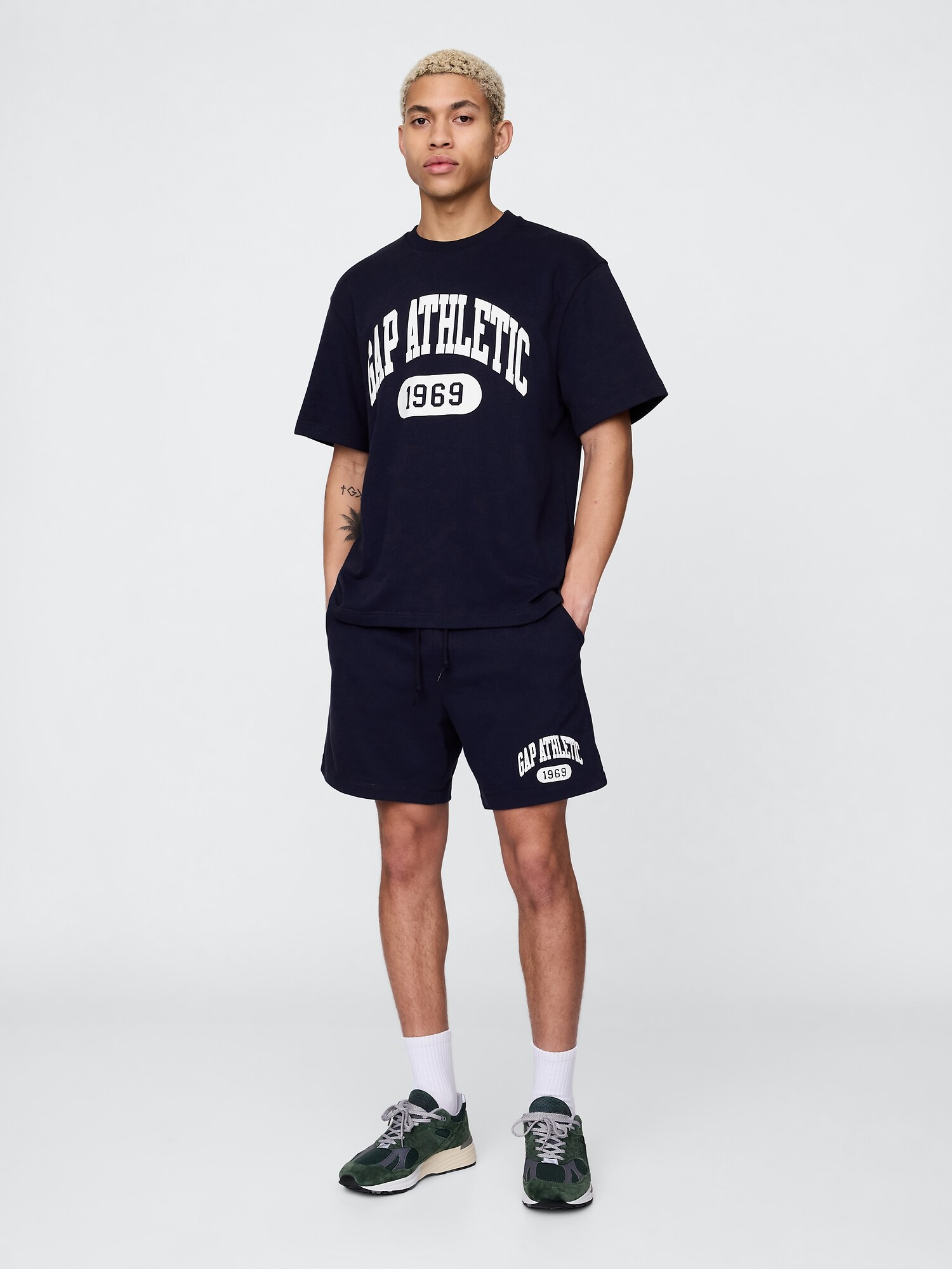Gap公式オンラインストア | ヴィンテージソフト ATHLETICロゴ