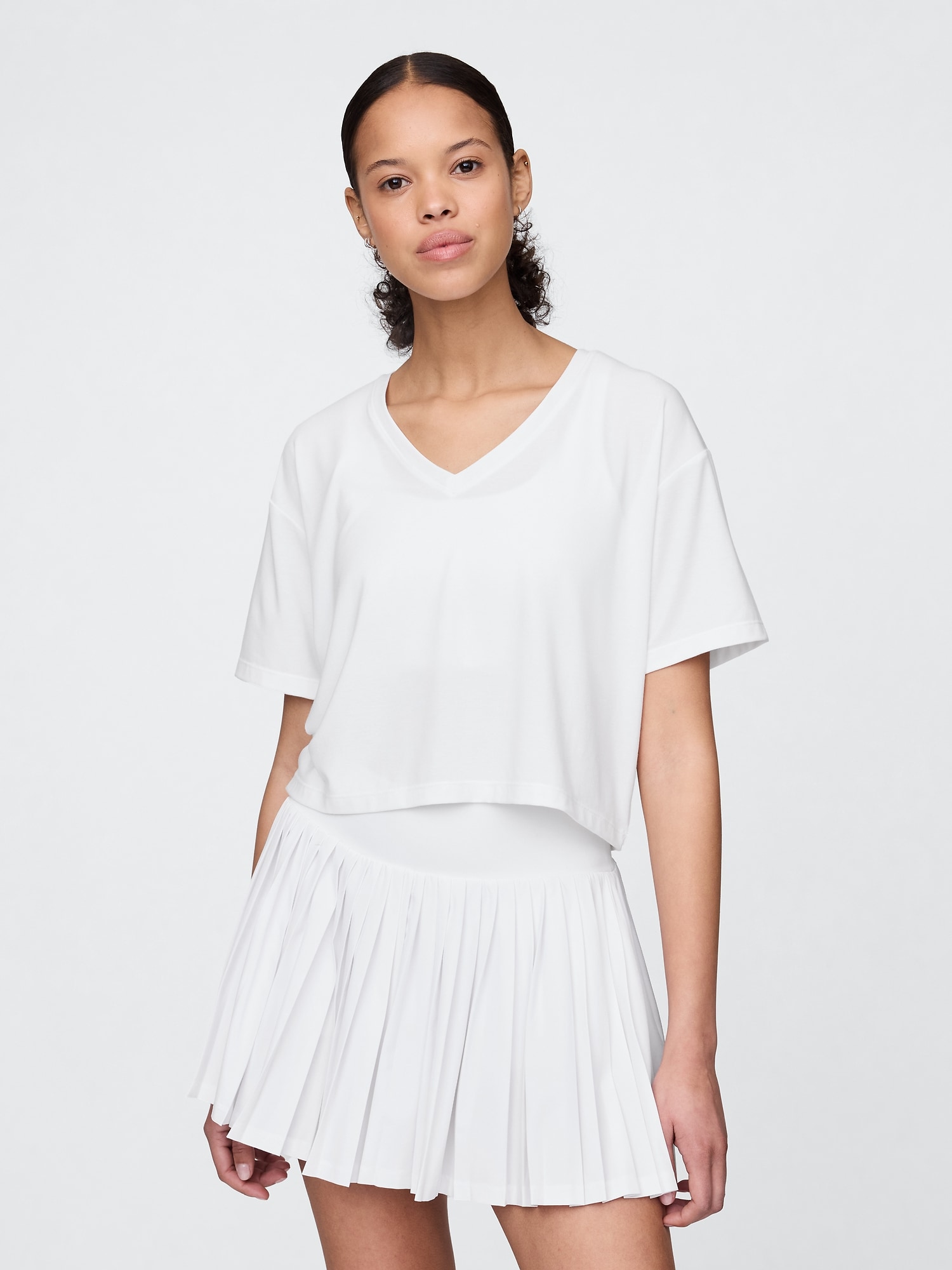 GapFit Breathe V-Neck Crop T-Shirt