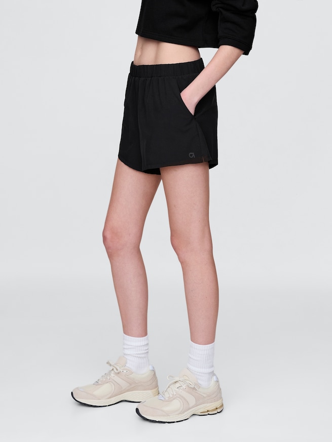GapFit ミッドライズ ランニング ショートパンツ-4