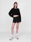 GapFit ミッドライズ ランニング ショートパンツ-0