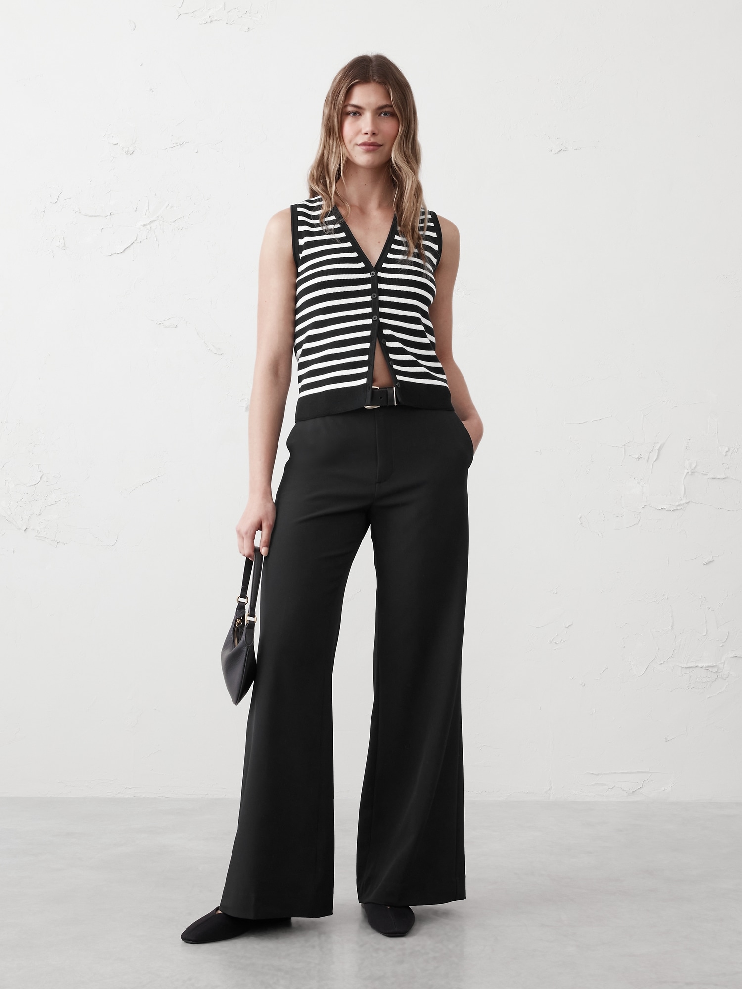Wide-Leg Sculpted Trouser