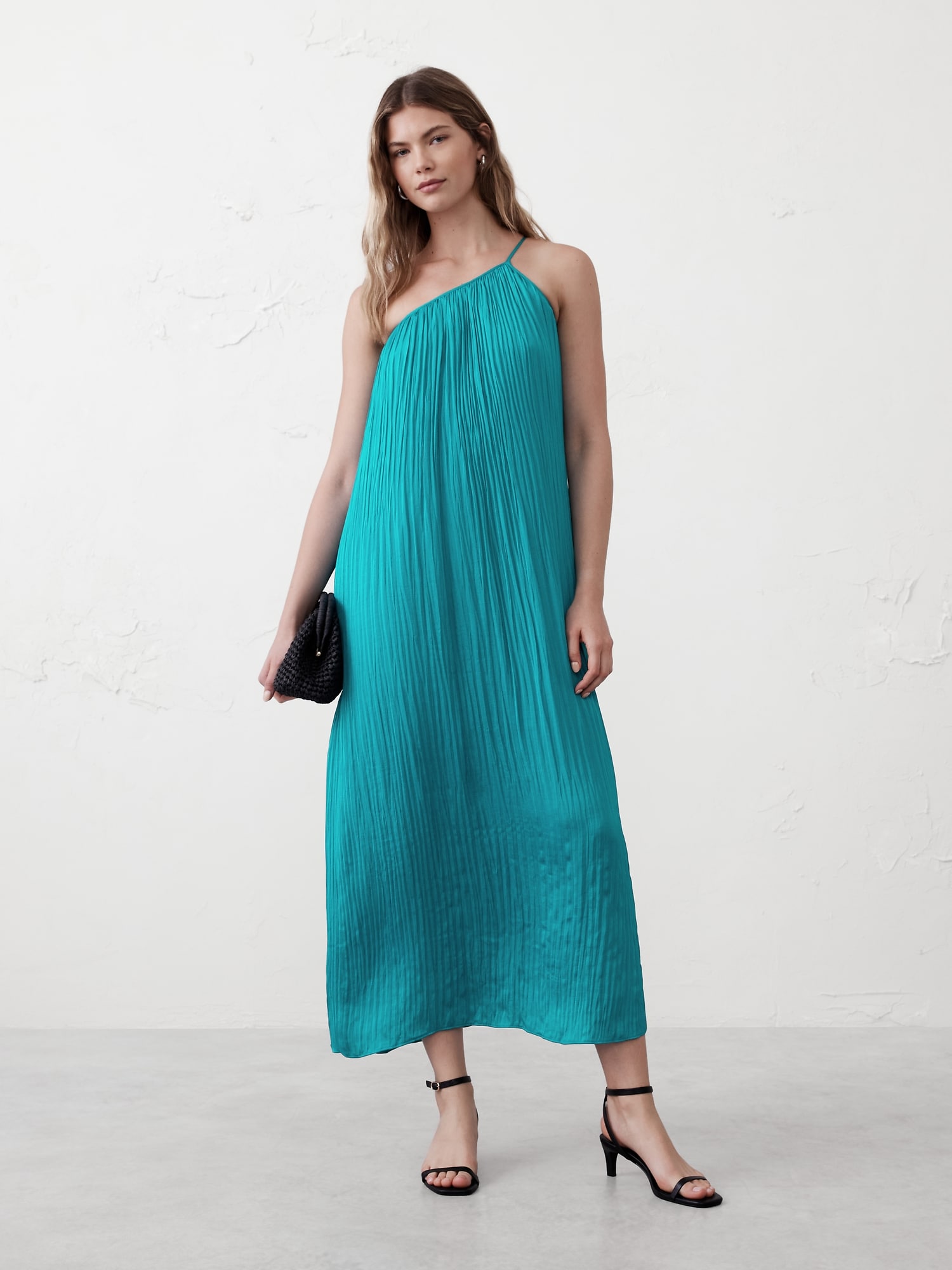 ROBE LONGUE ASYMÉTRIQUE PLISSÉE