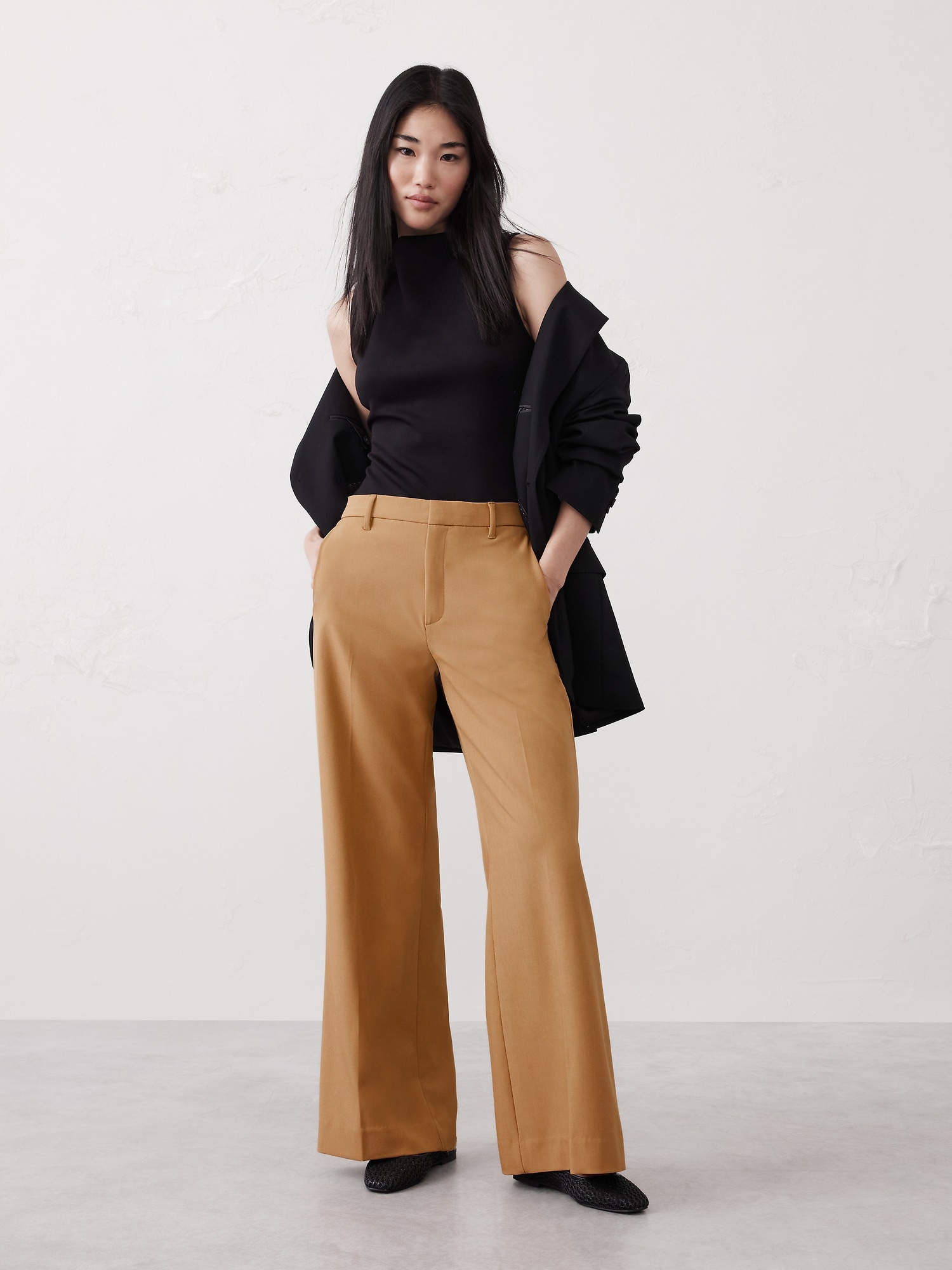 Wide-Leg Sculpted Trouser
