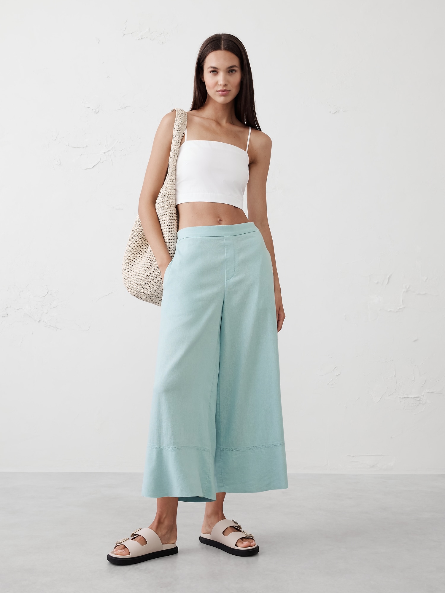 Wide-Leg Linen-Blend Cropped Pull-On Pant