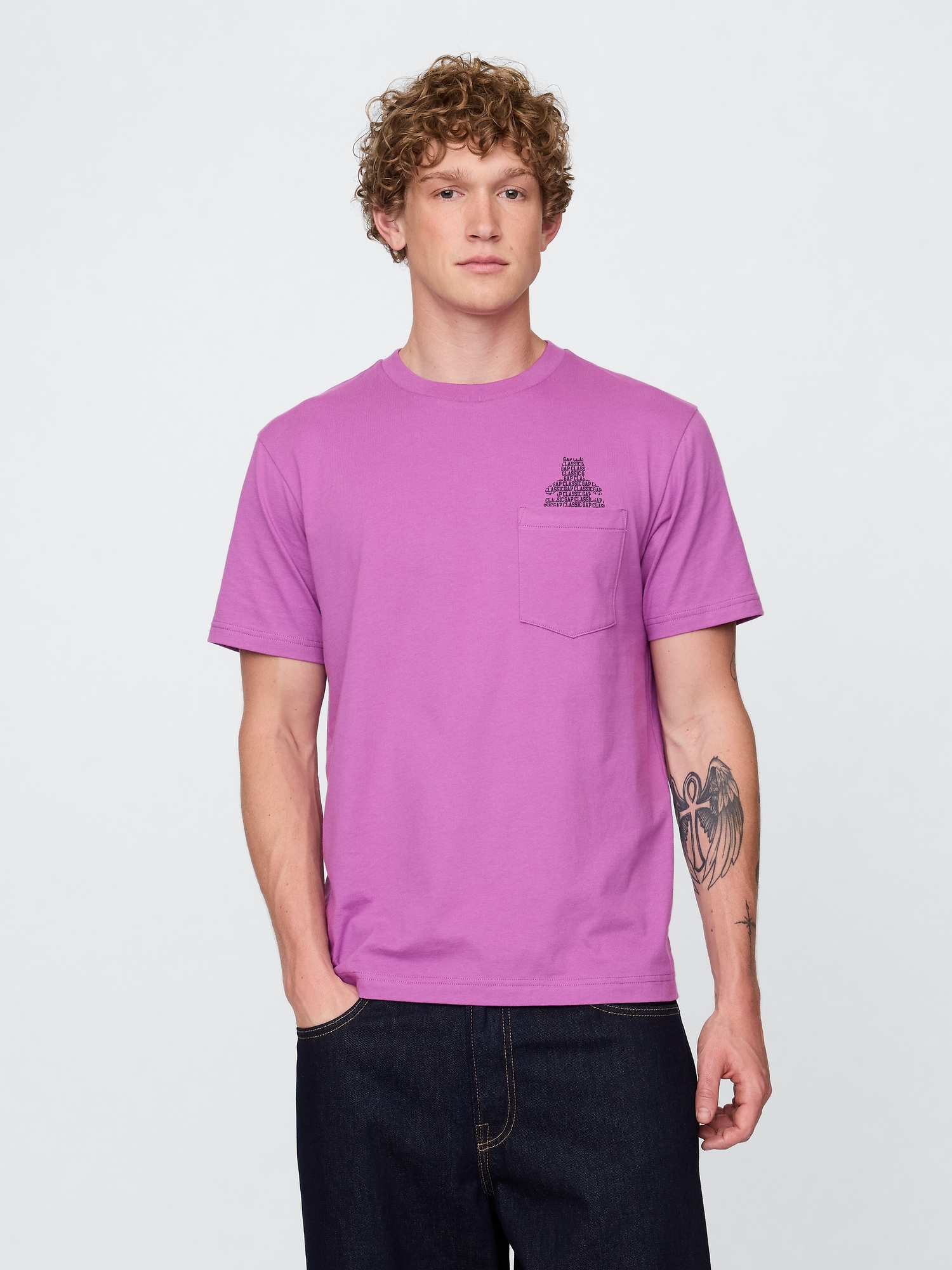 Gap公式オンラインストア | ポケット グラフィックTシャツ