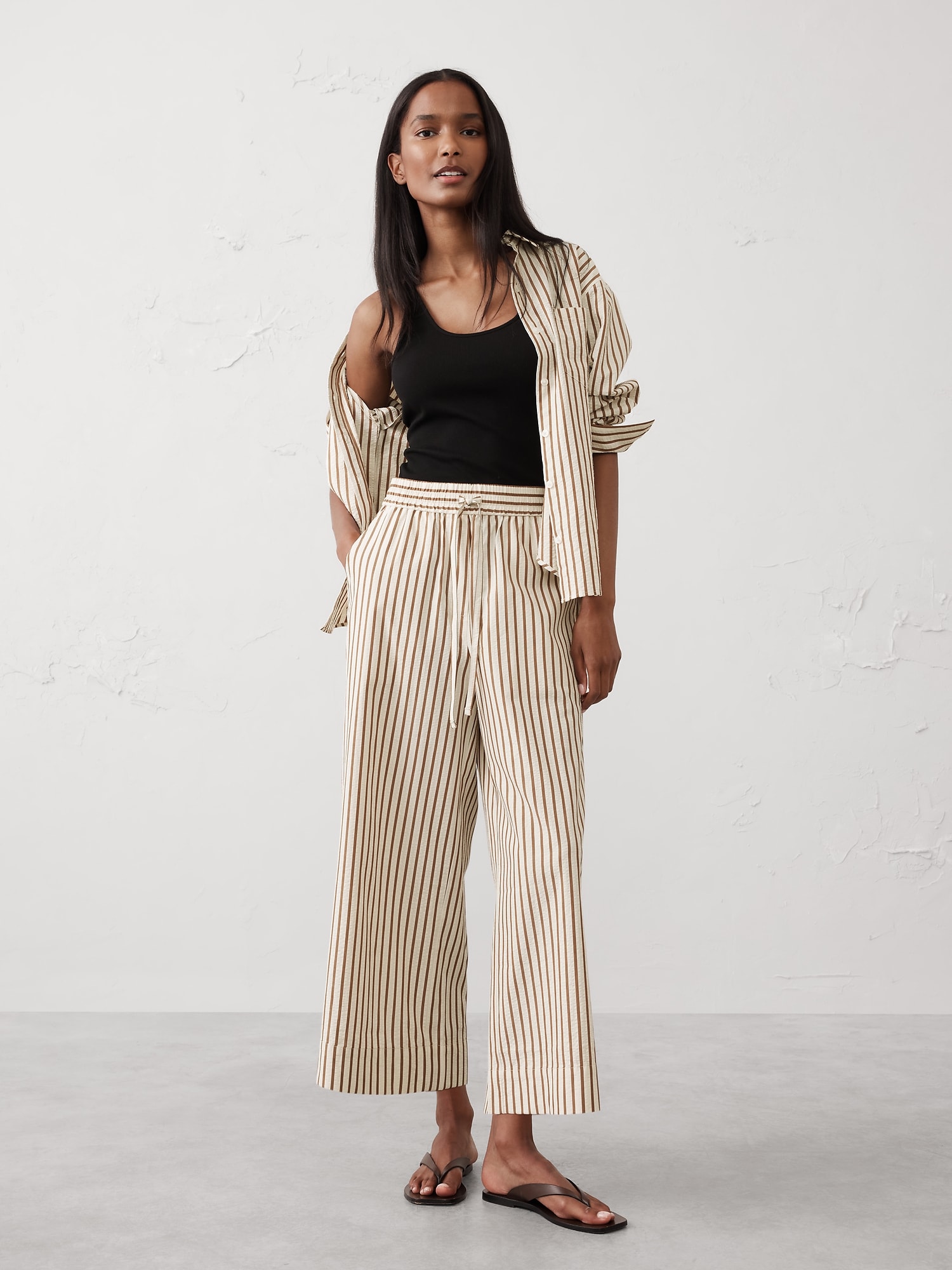 Wide-Leg High-Rise Seersucker Cropped Pull-On Pant