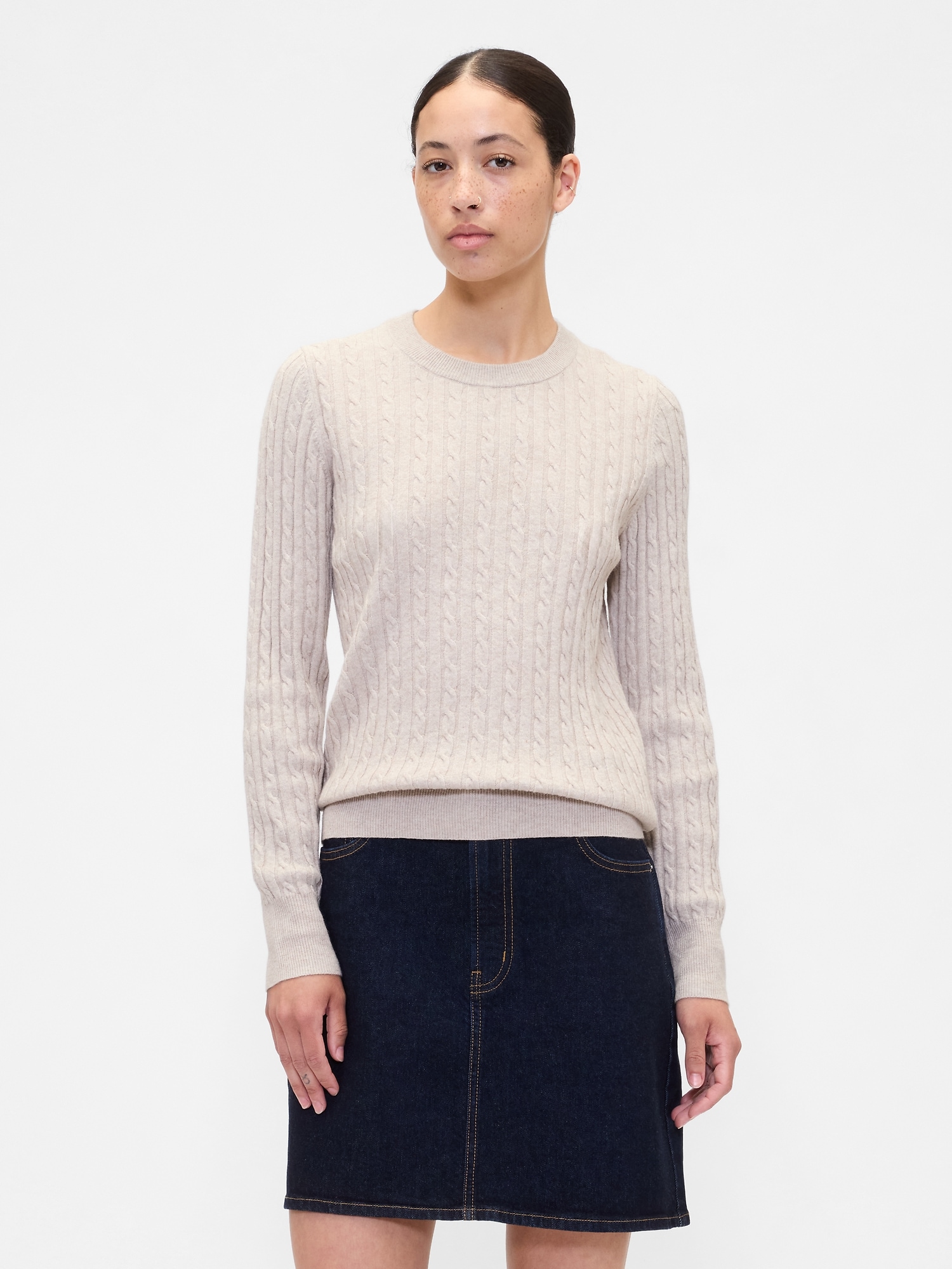 CashSoft Cable-Knit Crewneck Sweater