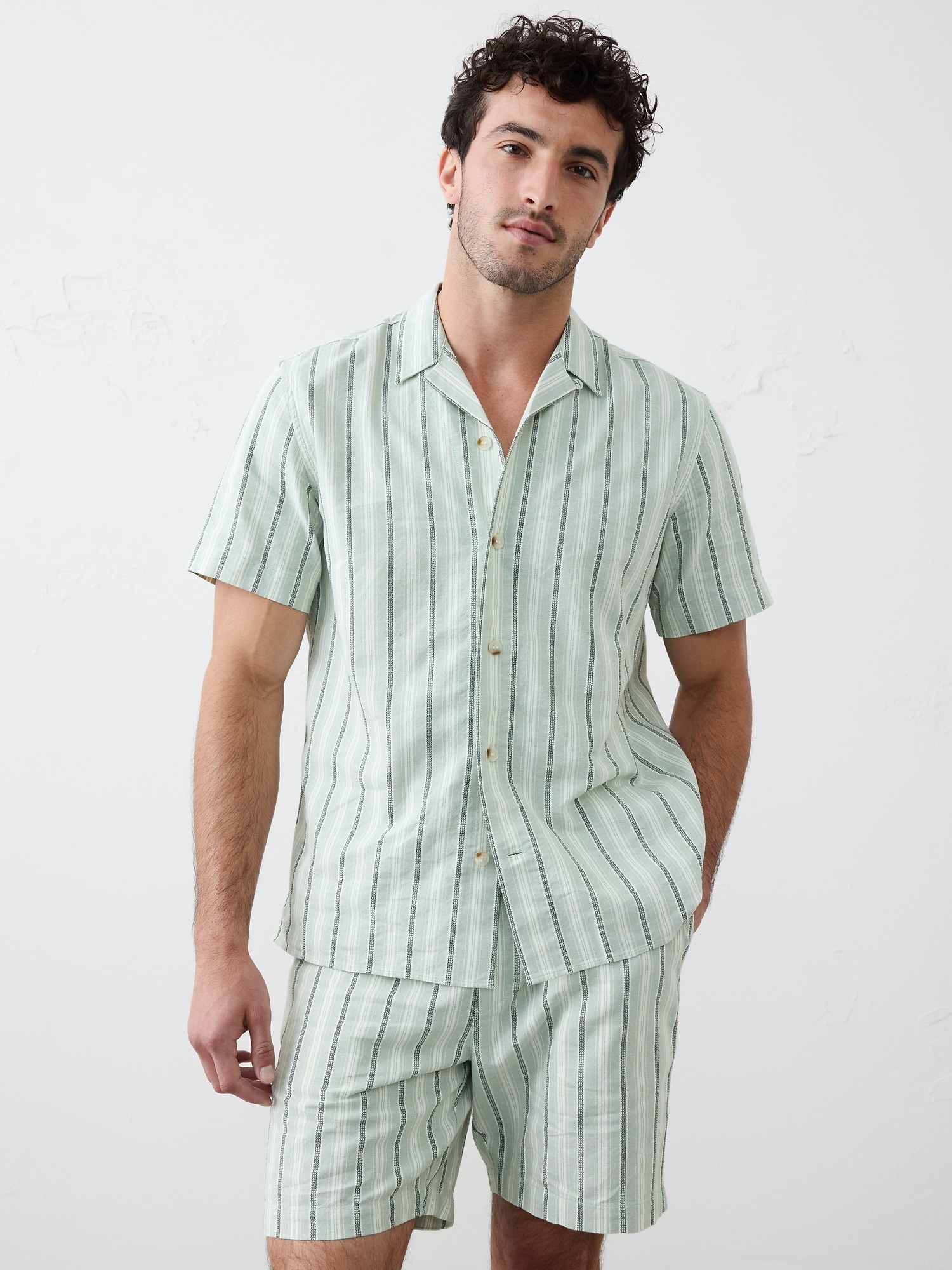 Standard Fit Textured Resort Shirt