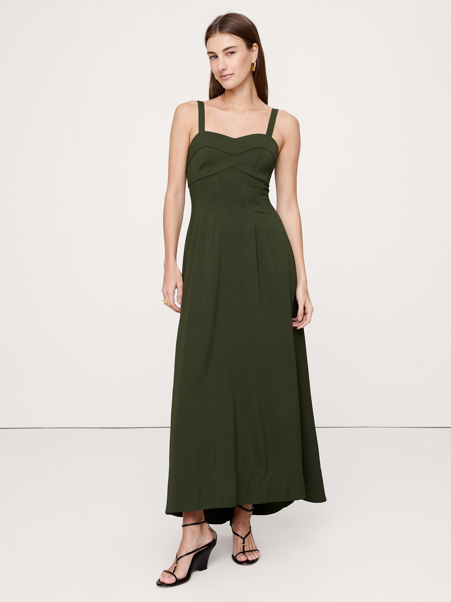 ROBE LONGUE À DÉCOLLETÉ EN CŒUR EN SATIN DE COTON EXTENSIBLE