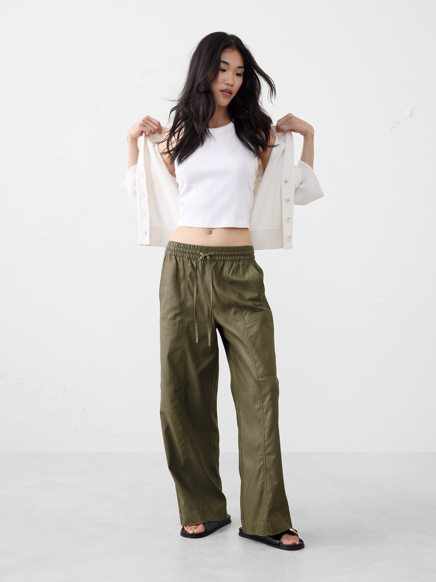 Wide-Leg Mid-Rise Cargo Pull-On Pant