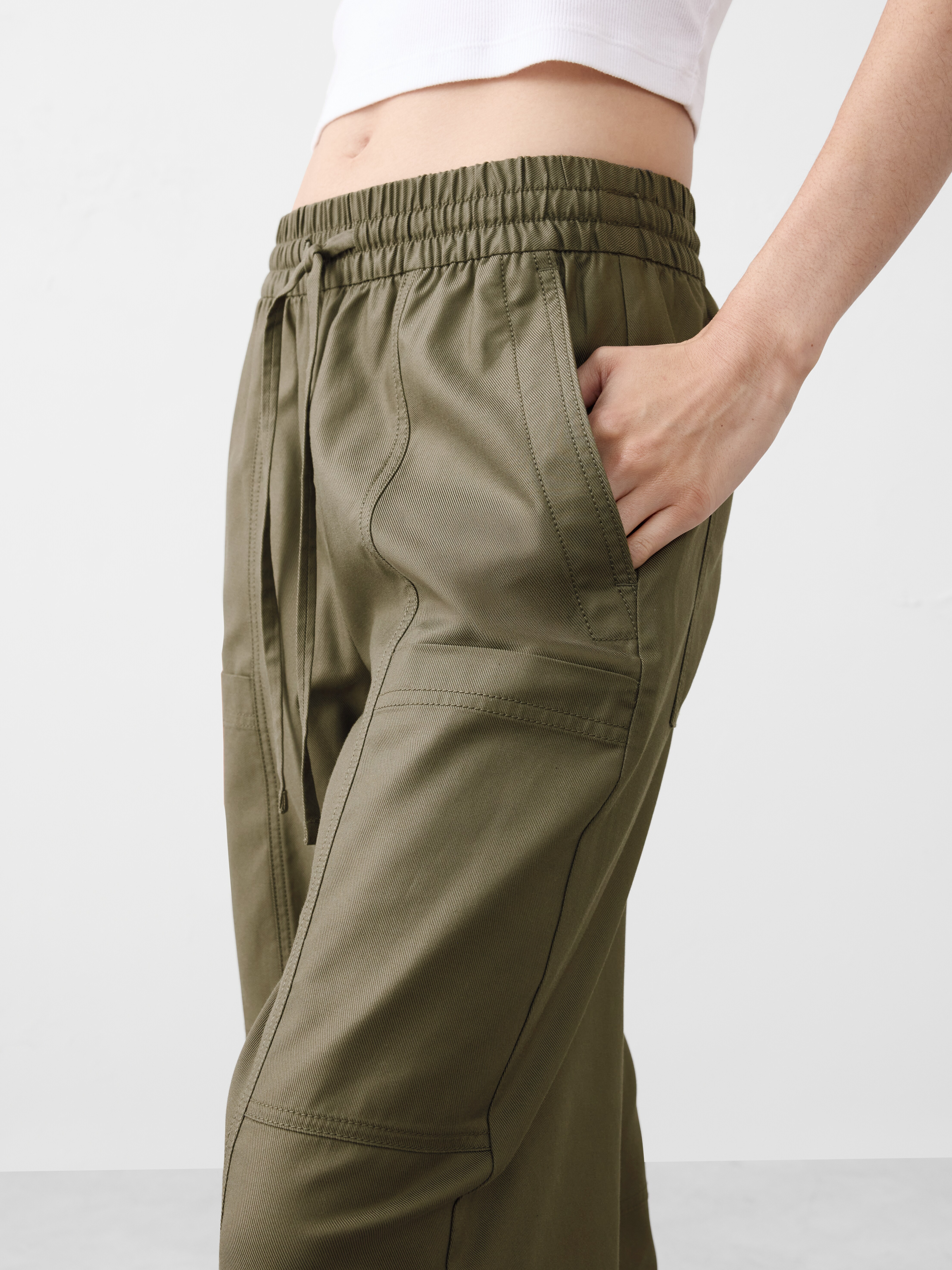 Wide-Leg Mid-Rise Cargo Pull-On Pant | Banana Republic Factory