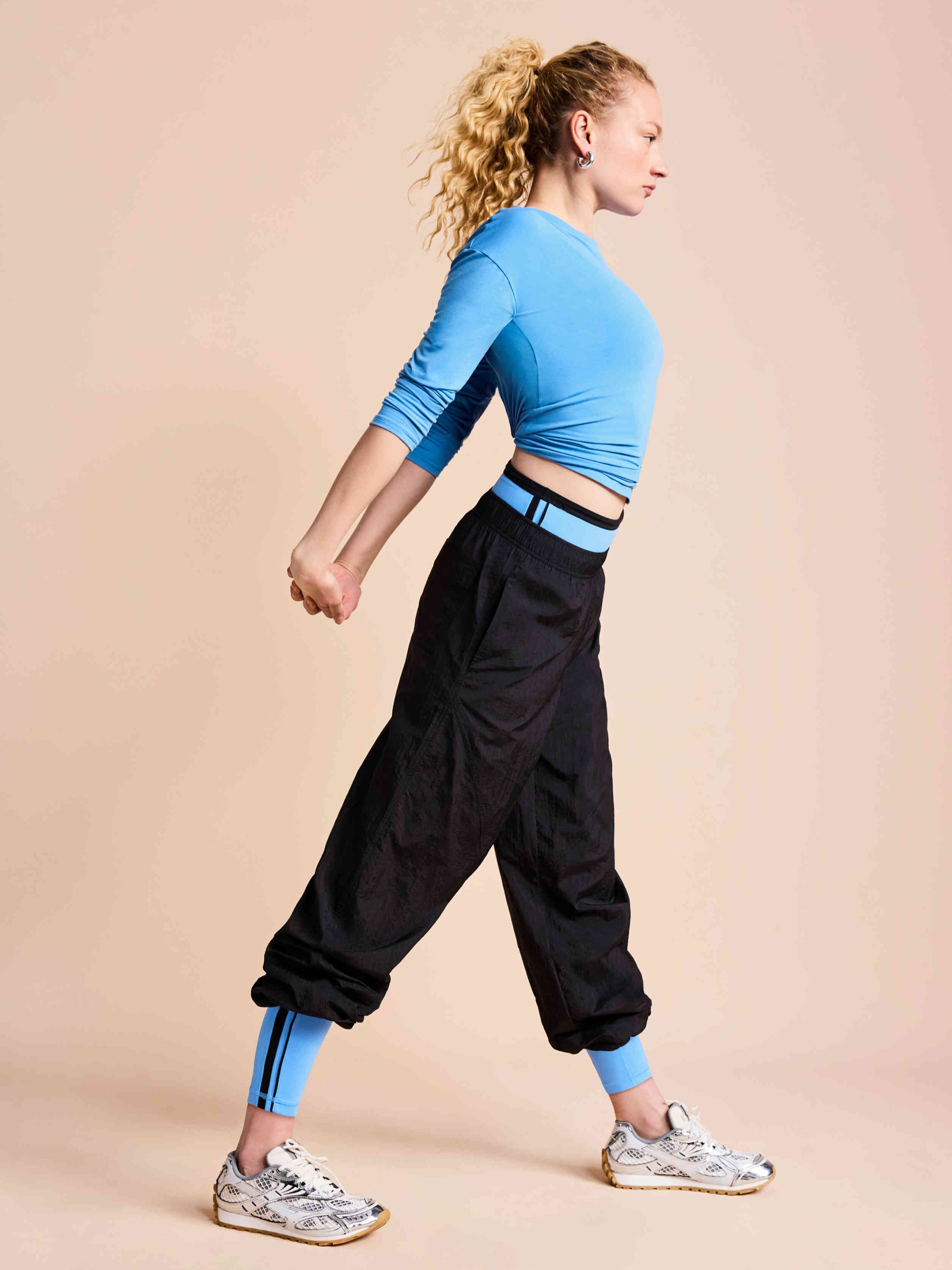 D.A.T.E. 26SS新作 ATHLETA NYLON Lunar Sheen Utility Mid Rise Pant | Athleta