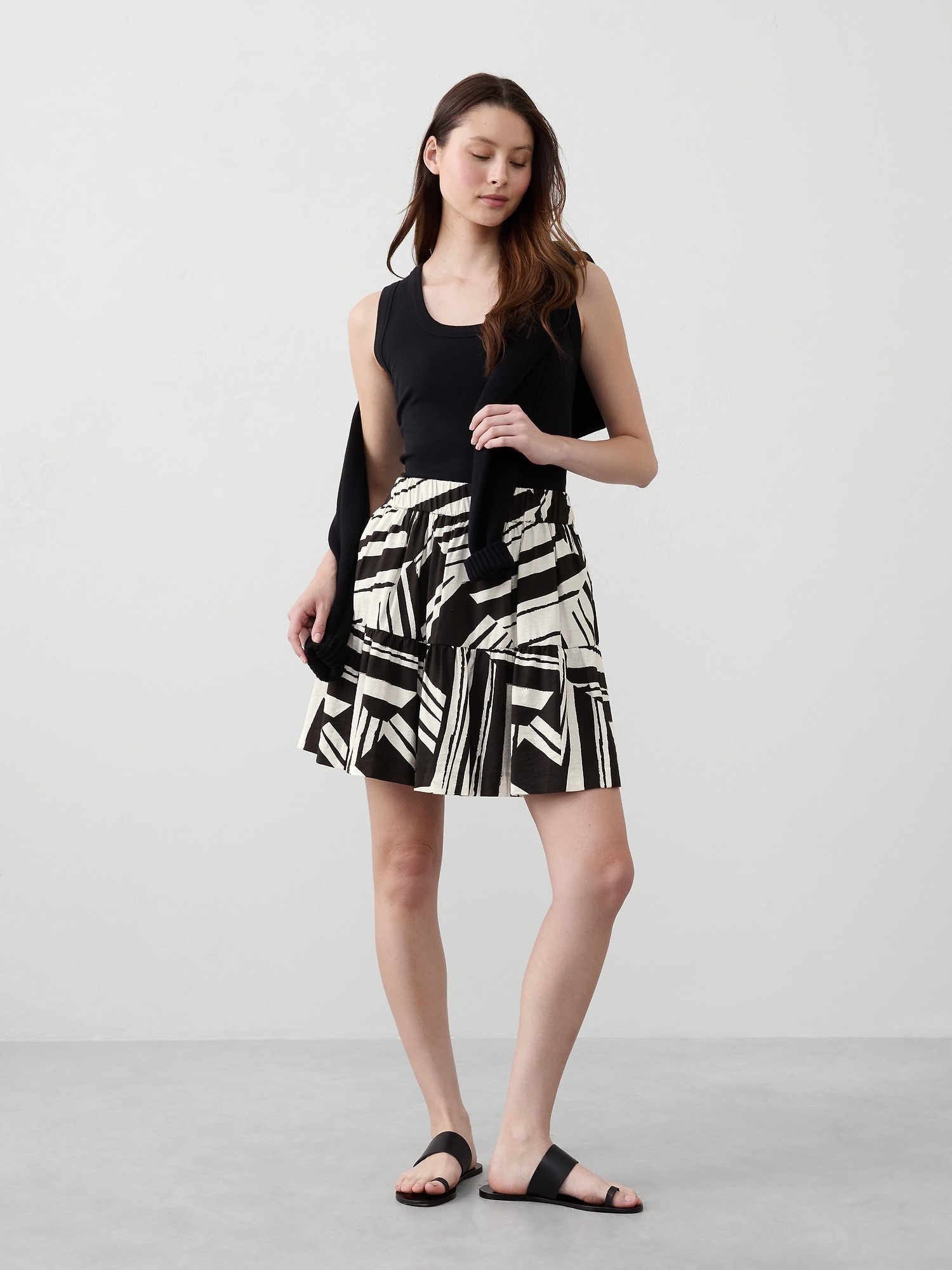 JUPE COURTE À VOLANTS