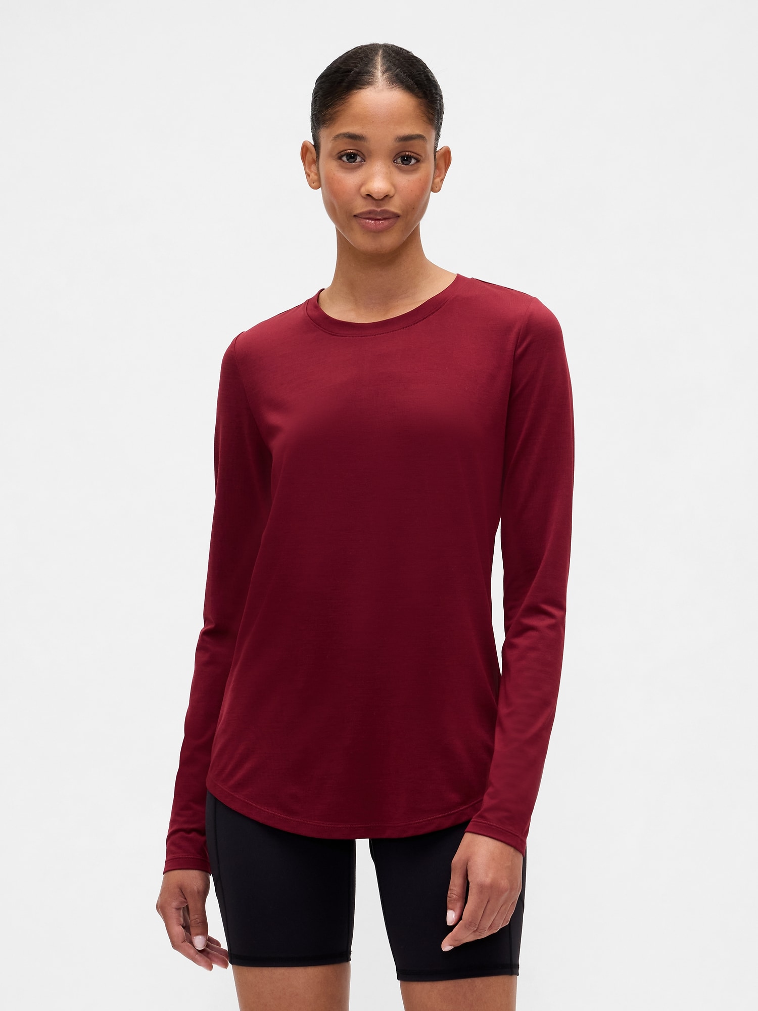 Gap GapFit ブラッシュド ジャージー ラウンドヘム Tシャツ Gap GapFit ブラッシュド ジャージー ラウンドヘム Tシャツ