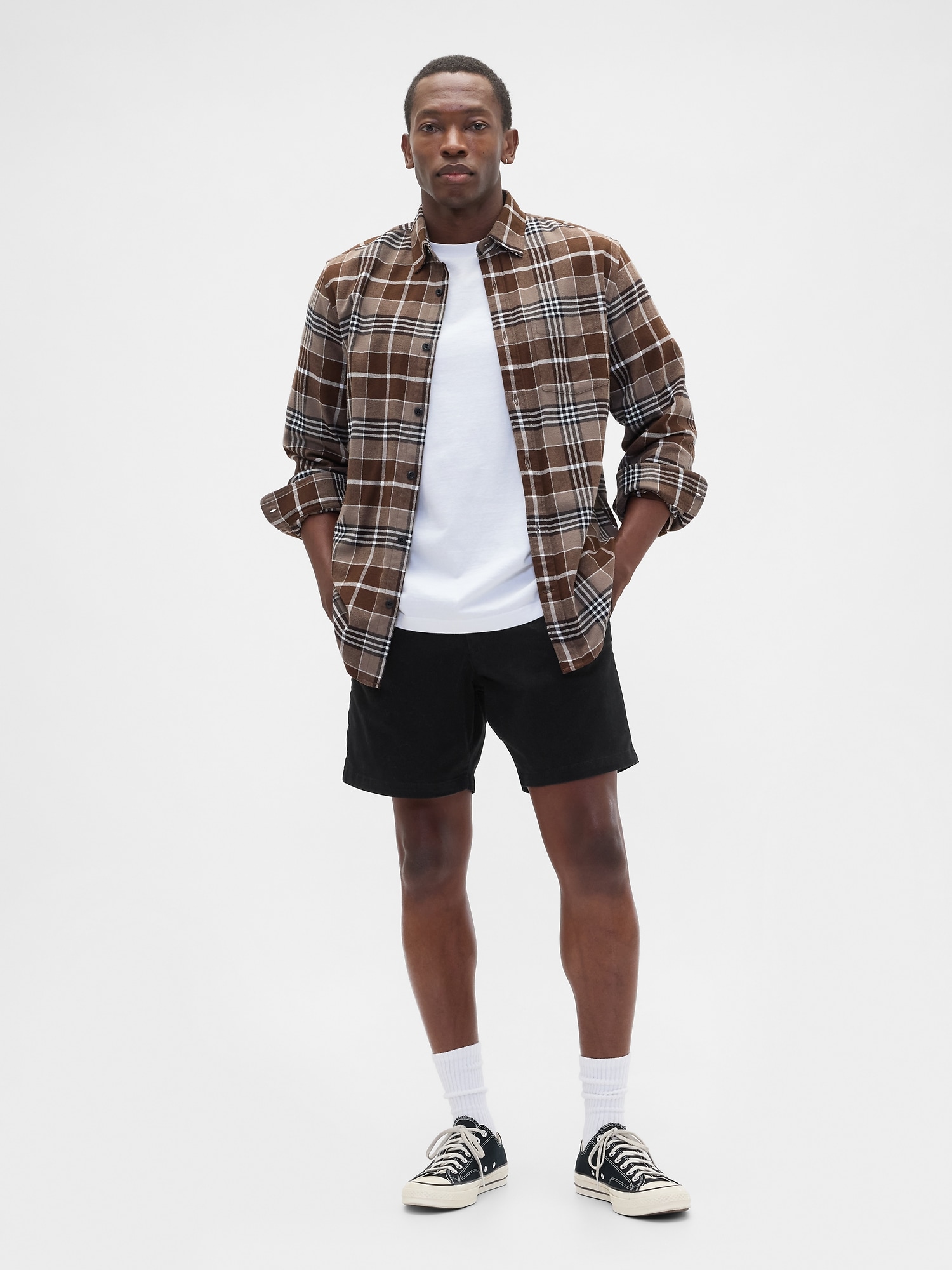 7" Essential Khaki Shorts