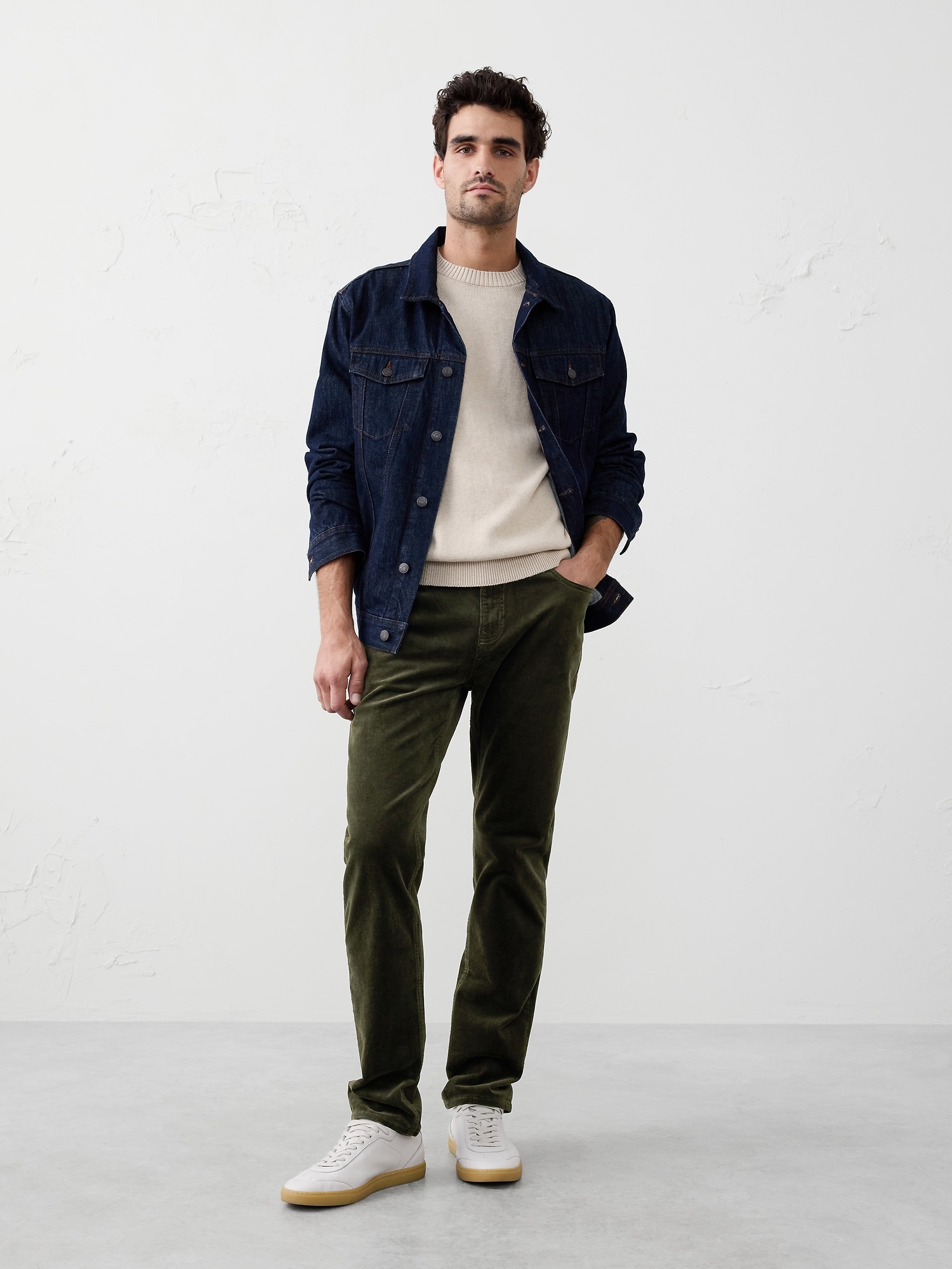 Slim Travel Corduroy Pant