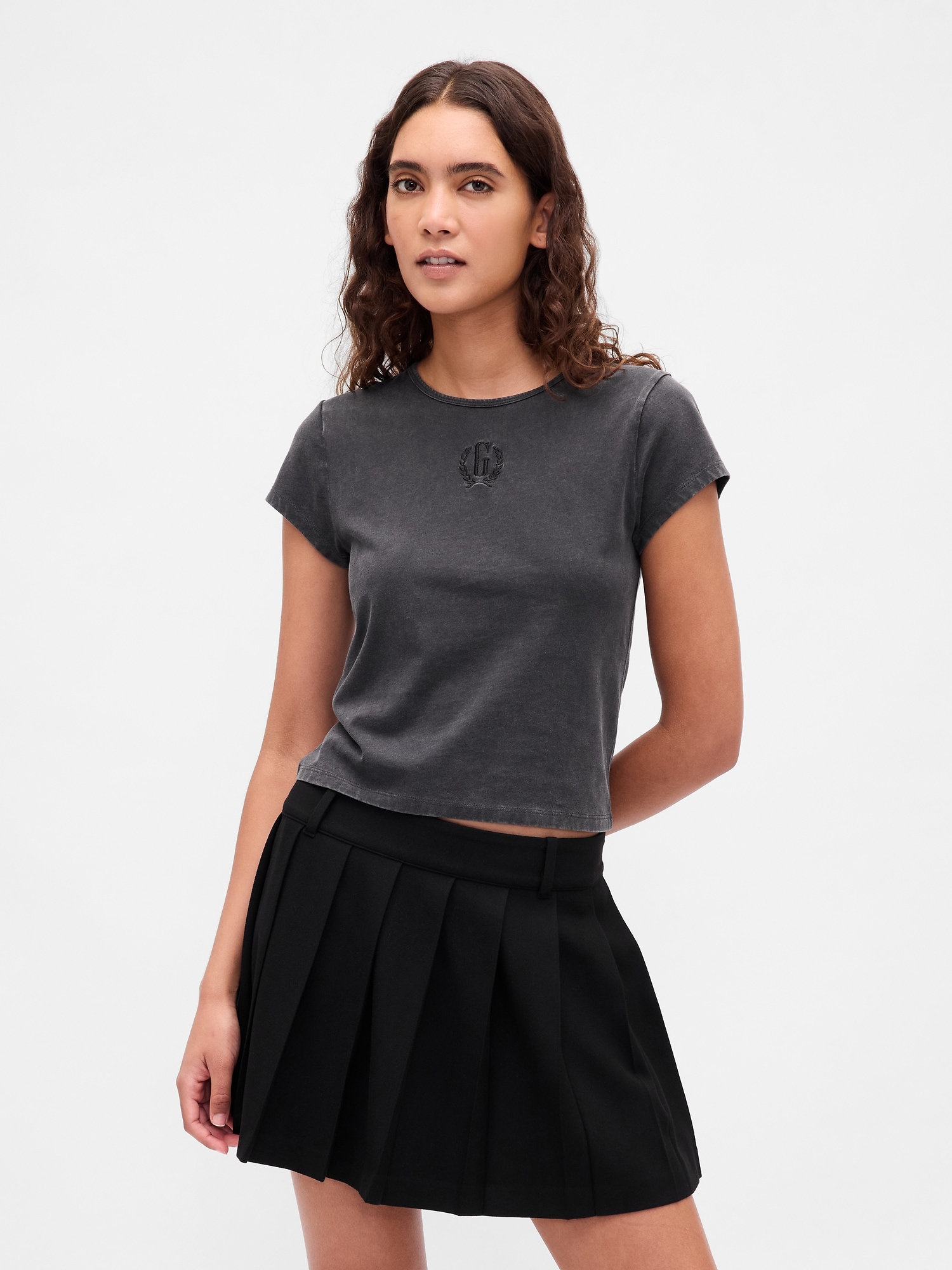 Gap コットンジャージー クロップド GAPロゴTシャツ Gap コットンジャージー クロップド GAPロゴTシャツ