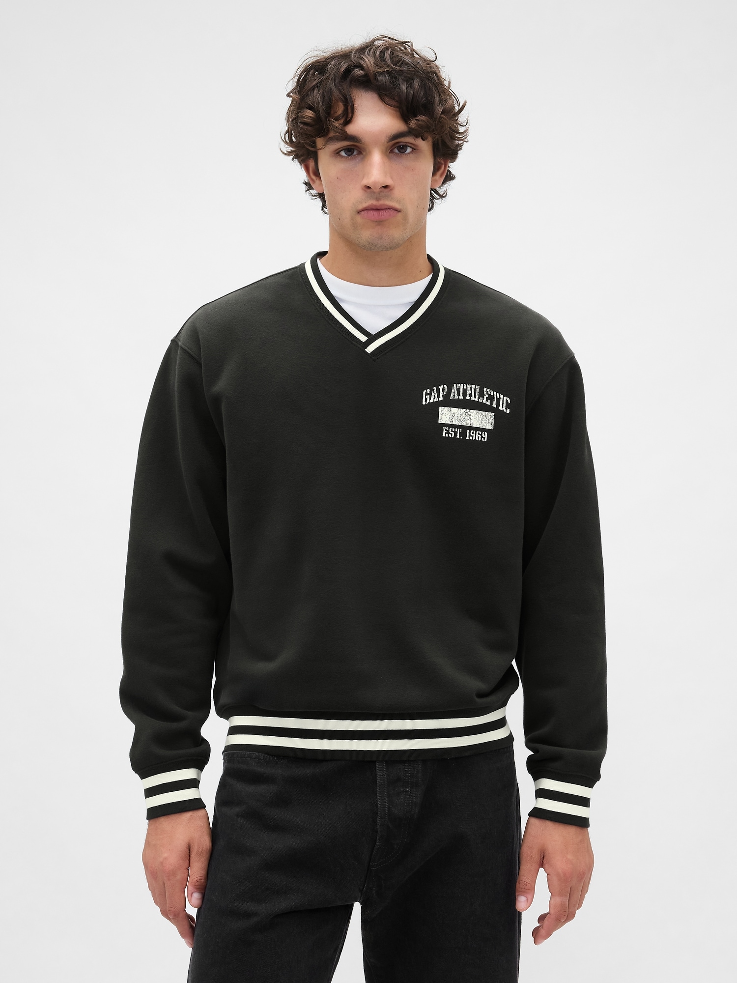 ソフト Vネック スウェットシャツ　トレーナー Gap公式オンラインストア | VintageSoft Oversized V-Neck Logo