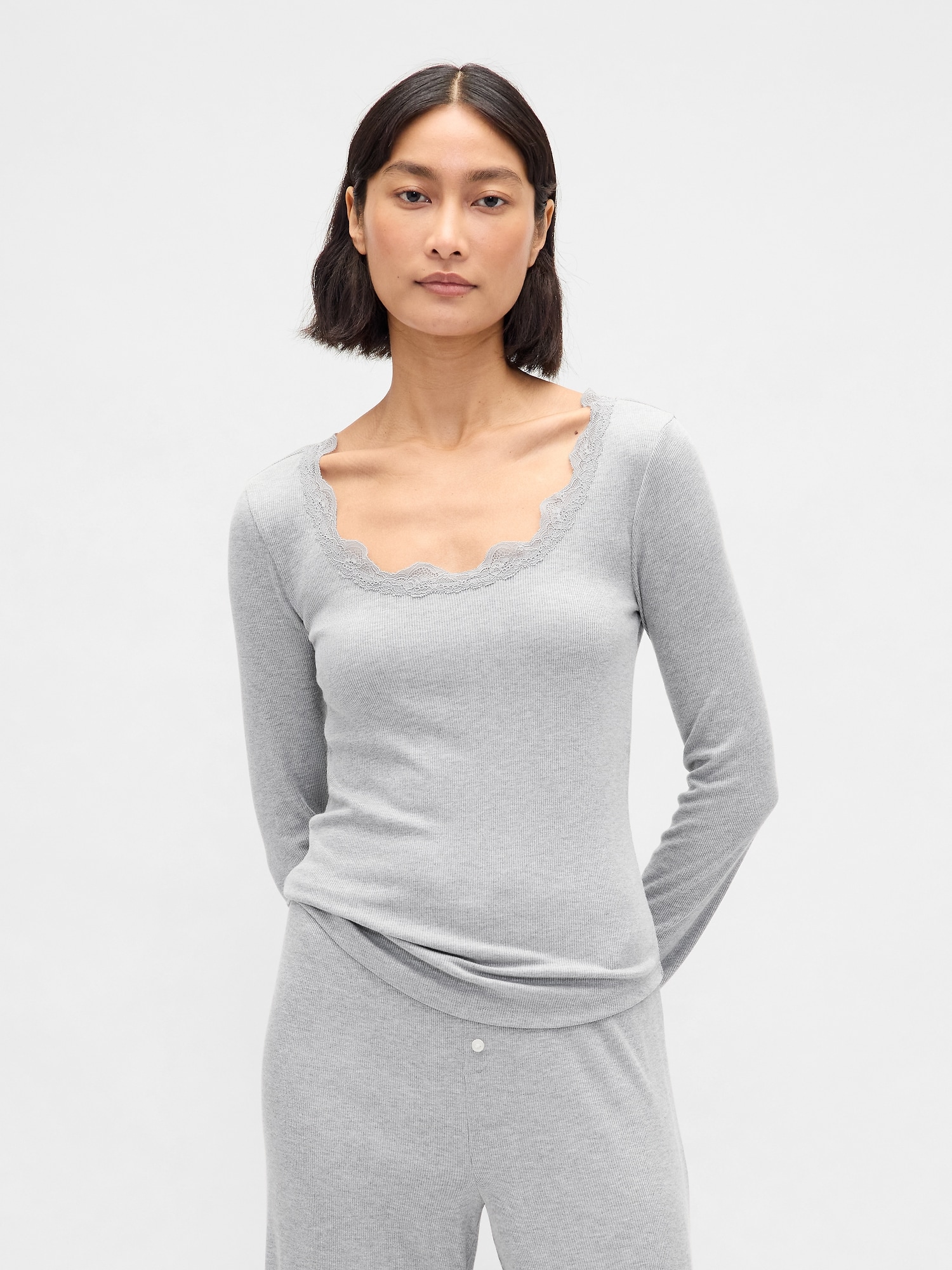 HAUT DE PYJAMA FINEMENT CÔTELÉ À DENTELLE