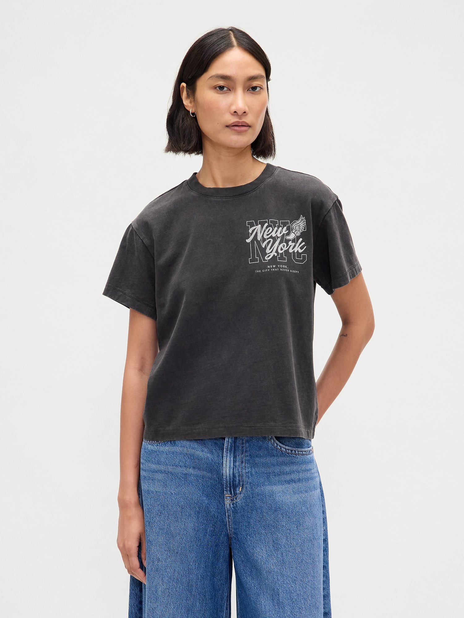 Gap リラックスフィット NYC グラフィックTシャツ Gap リラックスフィット NYC グラフィックTシャツ
